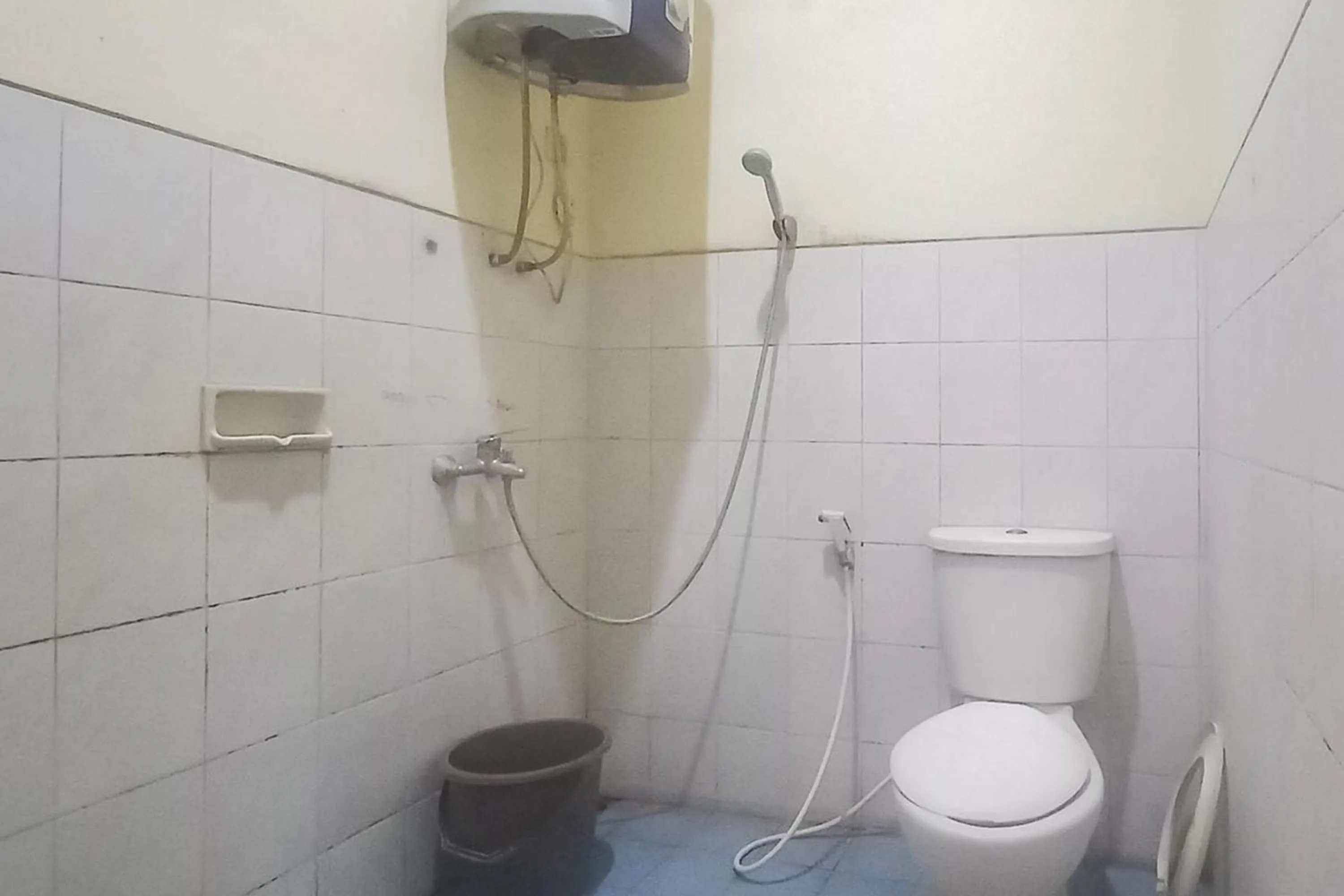 Shower in Hotel Malang near Alun Alun Malang RedPartner