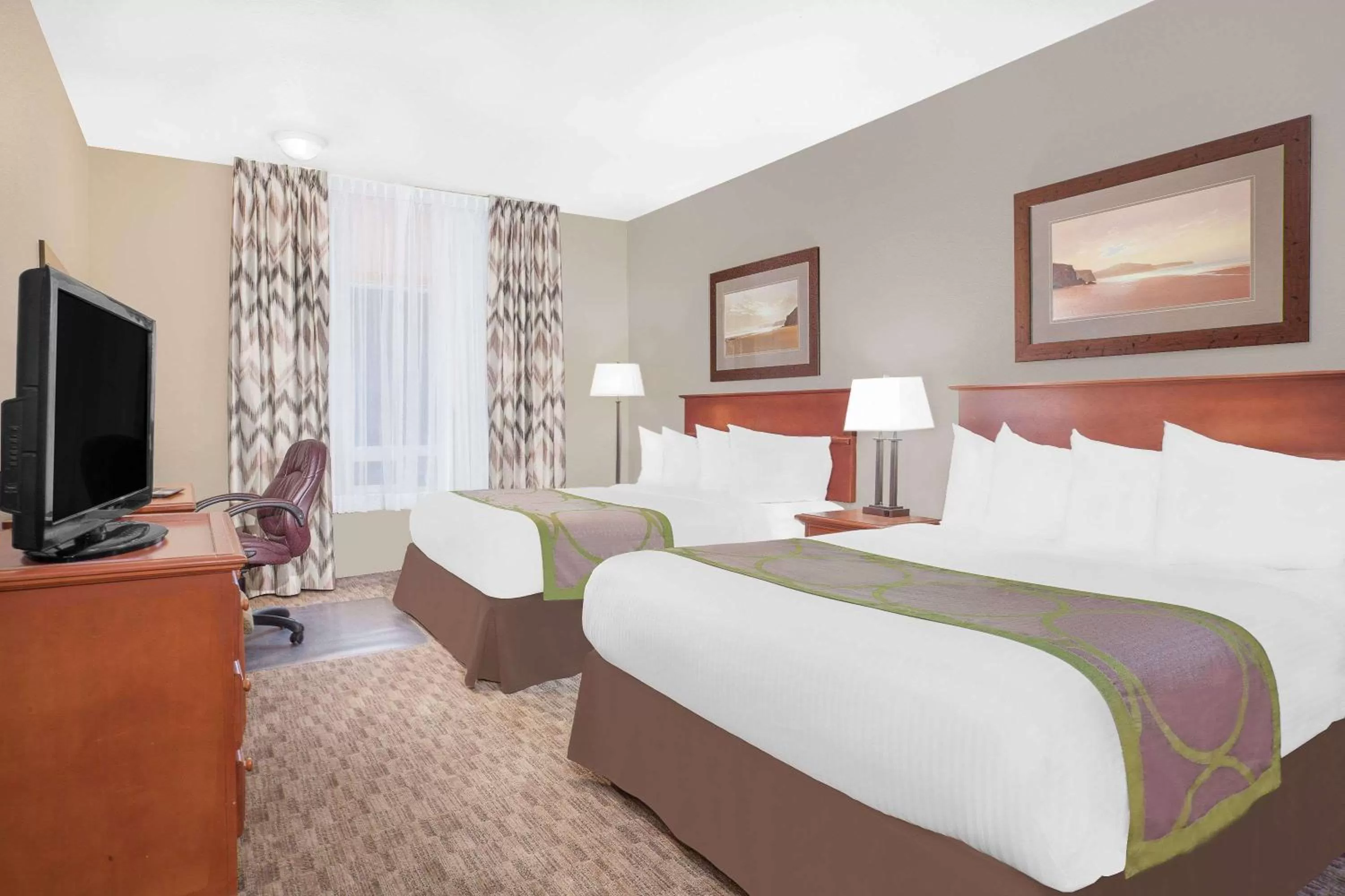 Photo of the whole room, Bed in Super 8 by Wyndham Athabasca AB