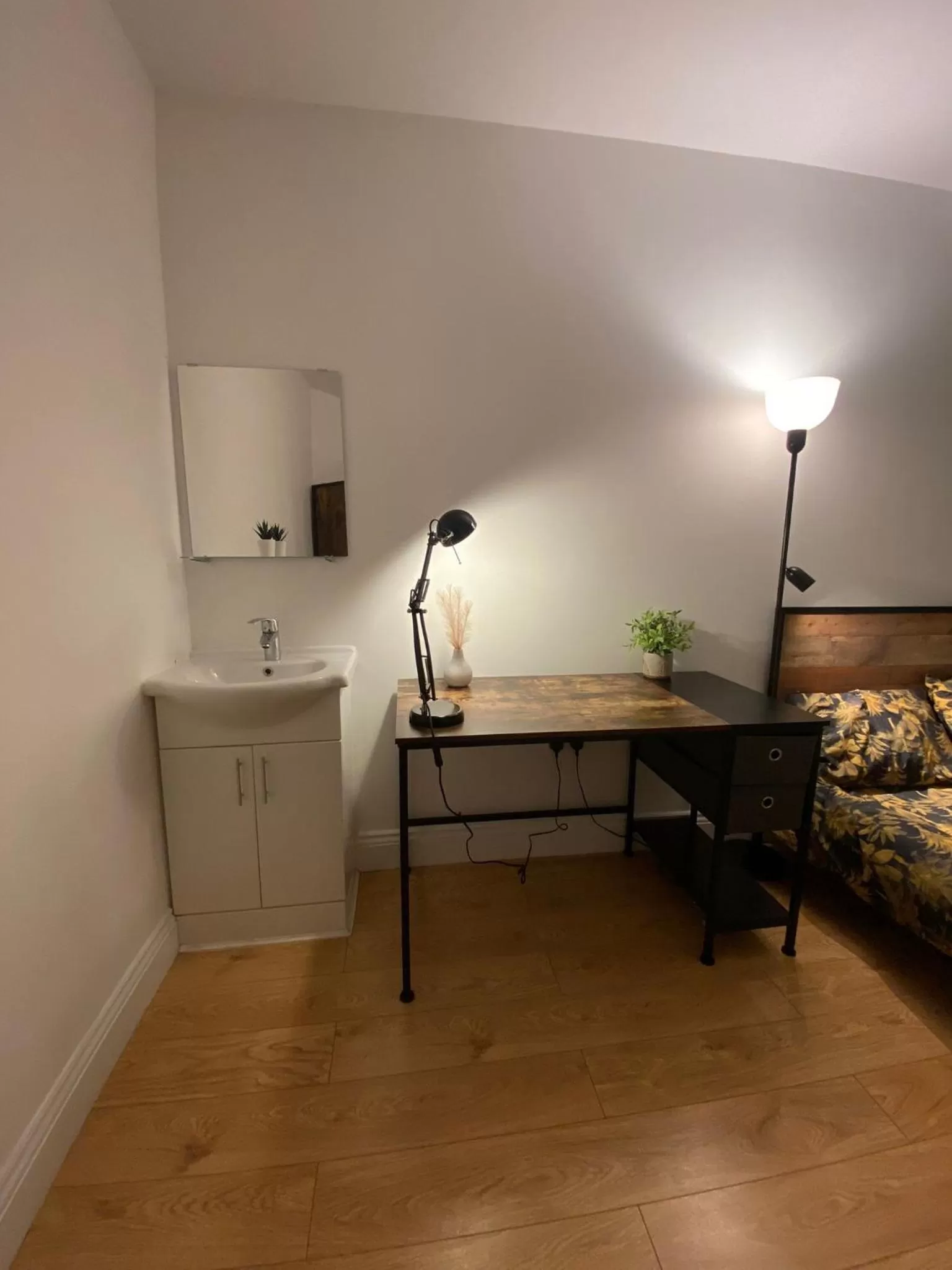 Bedroom in 4 Wharncliffe Drive