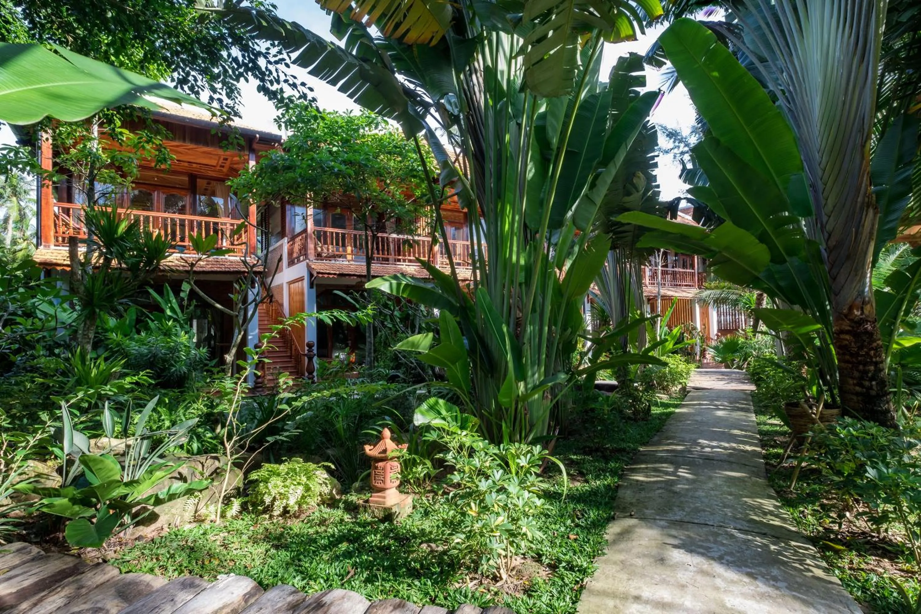 Property building in Coco Palm Beach Resort