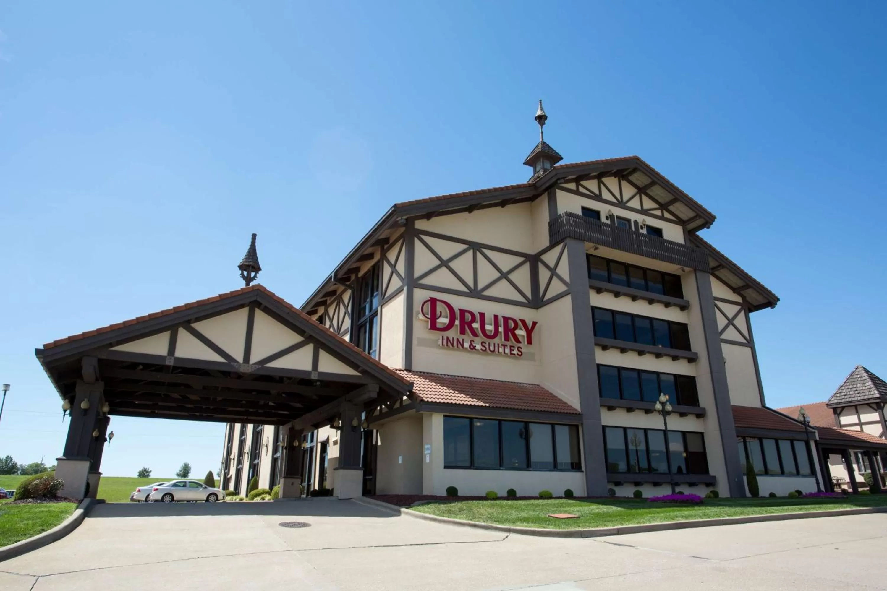 Property building in Drury Inn & Suites Jackson MO