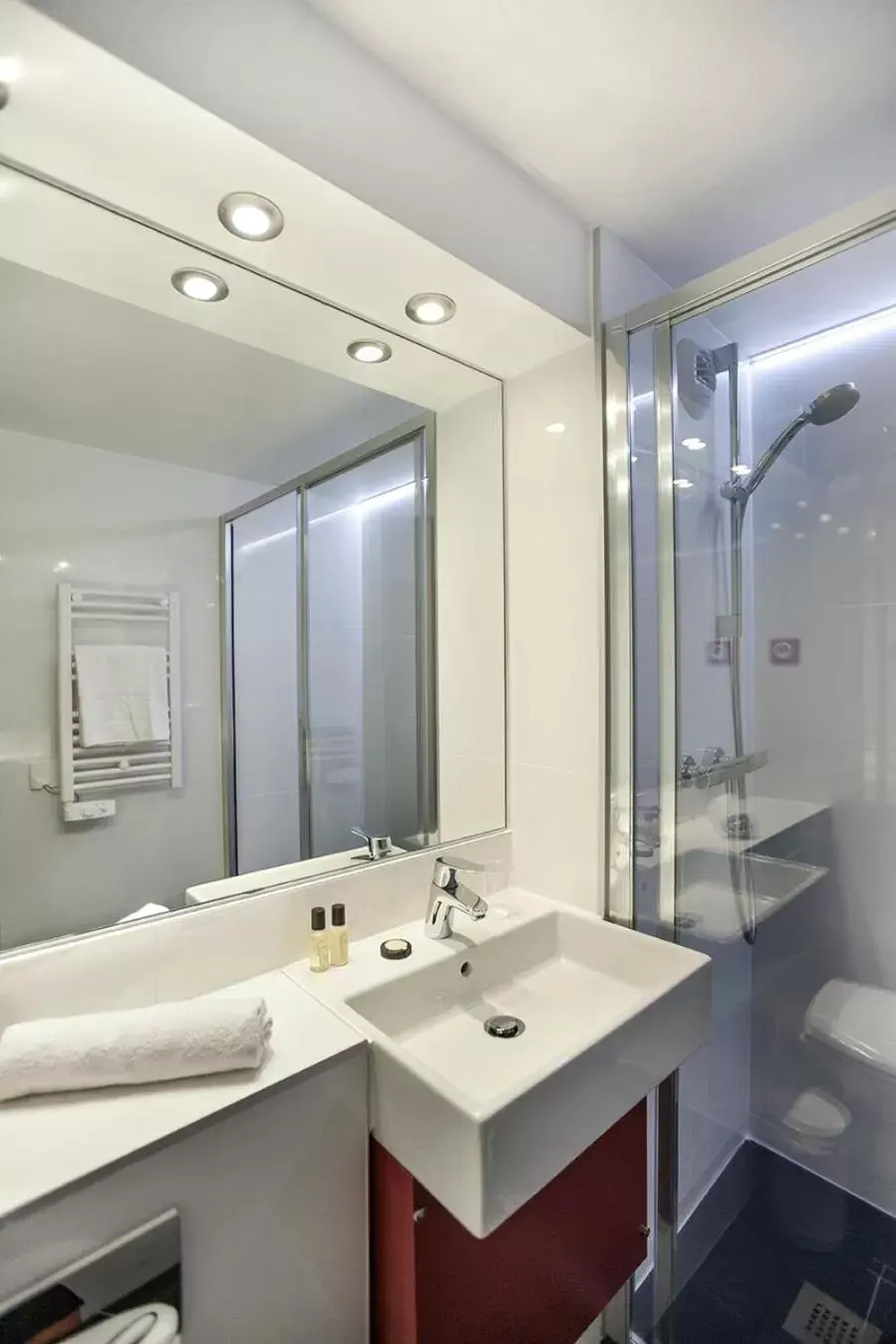 Superior Double Room in Hôtel l'Amandier Superior Double Room in Hôtel l'Amandier