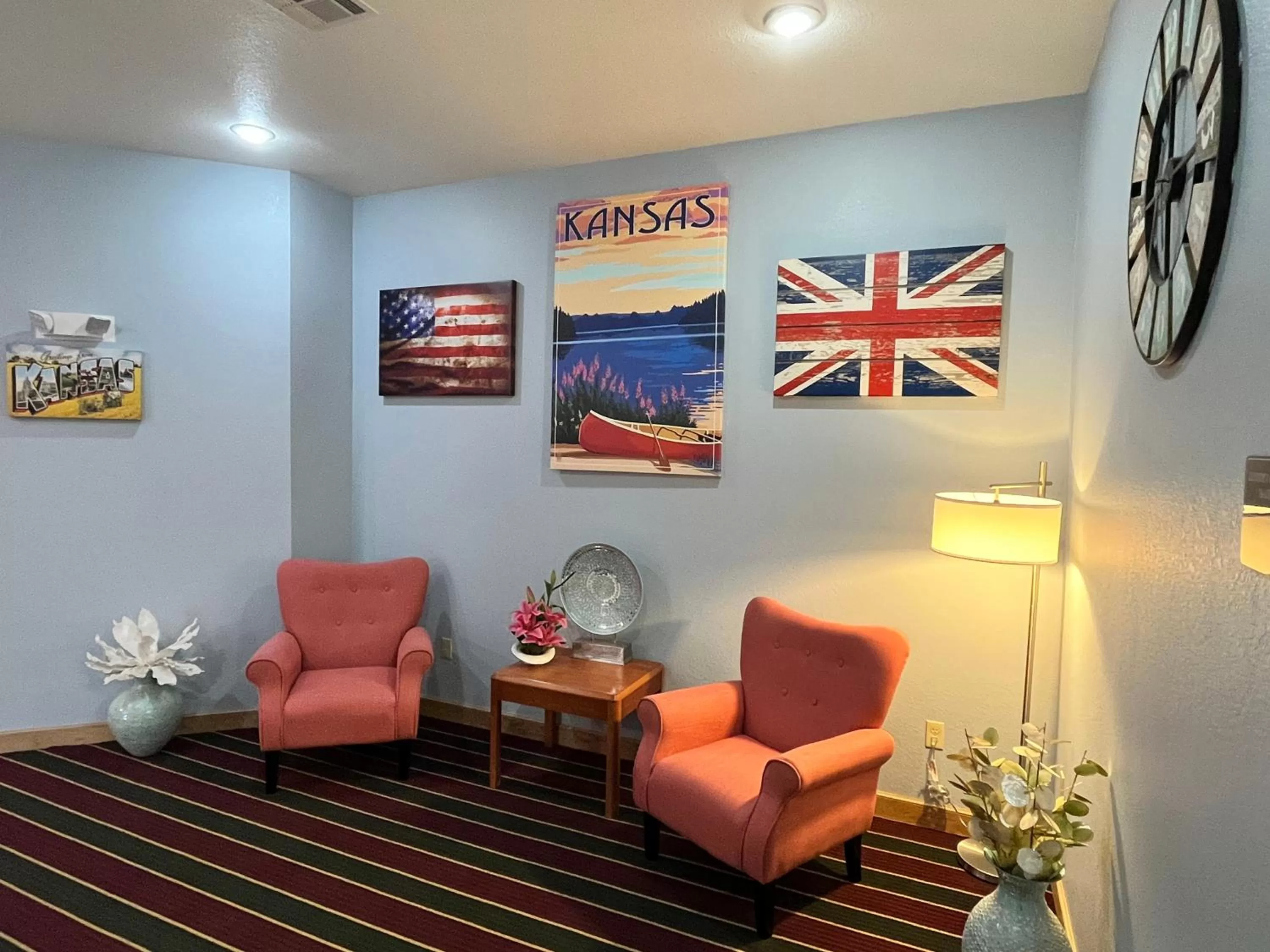 Property building in Garnett Hotel & RV Park