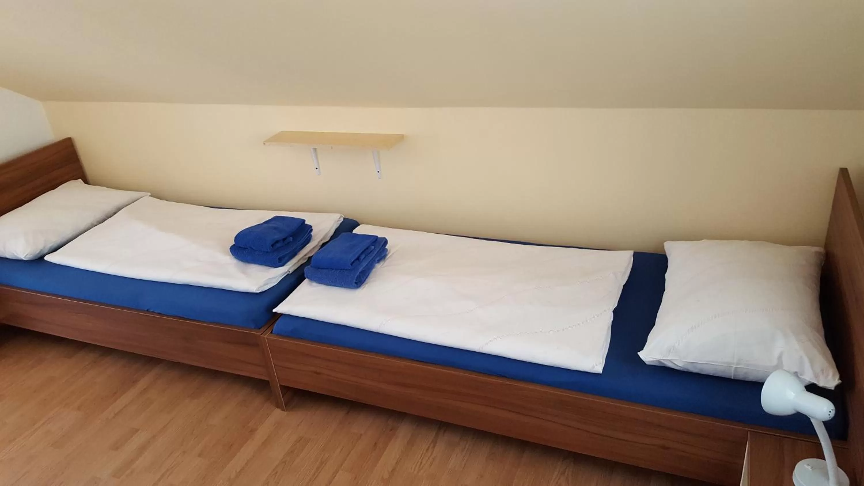 Photo of the whole room, Bed in Pension Haus Nova