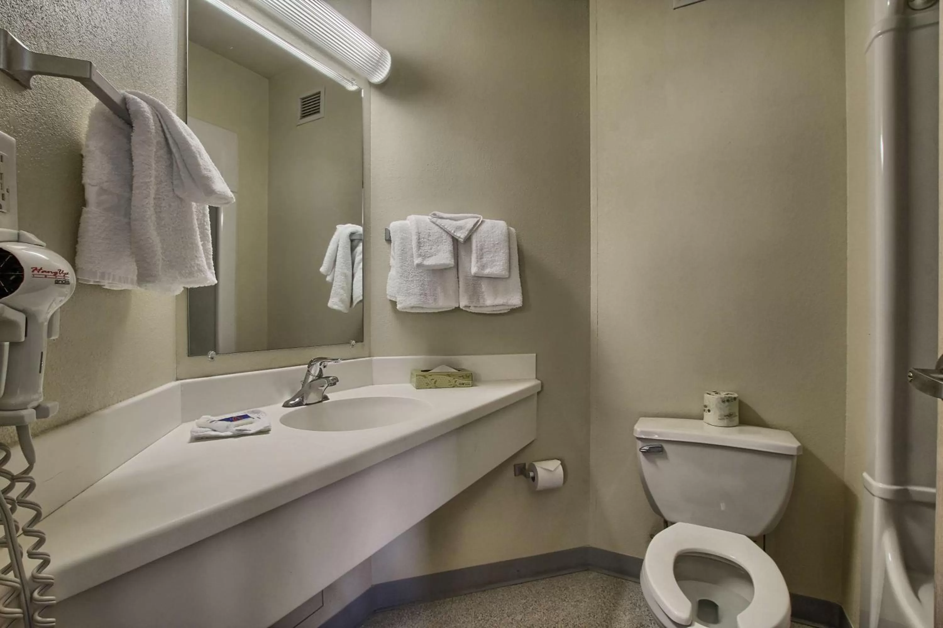 Toilet in Motel 6-London, ON - Ontario