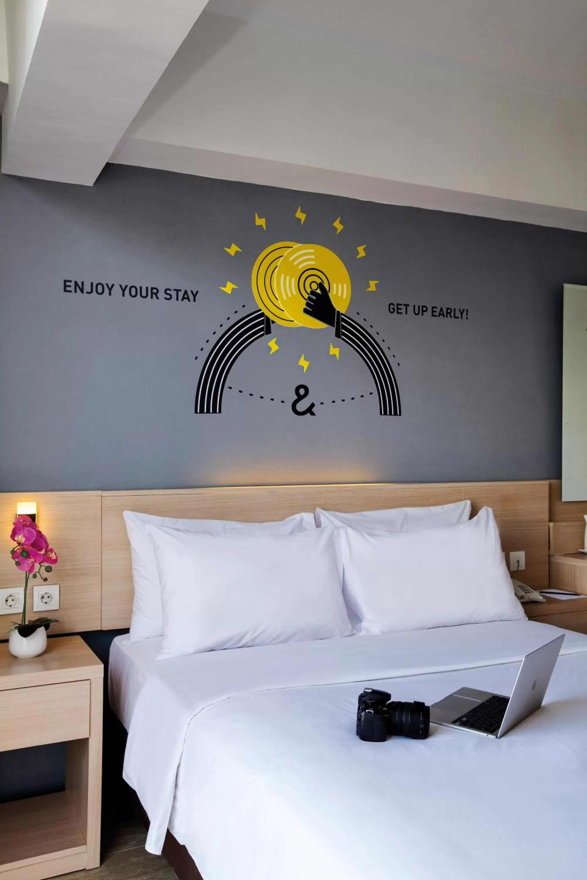 Bed in ROOMS INC d'botanica Bandung