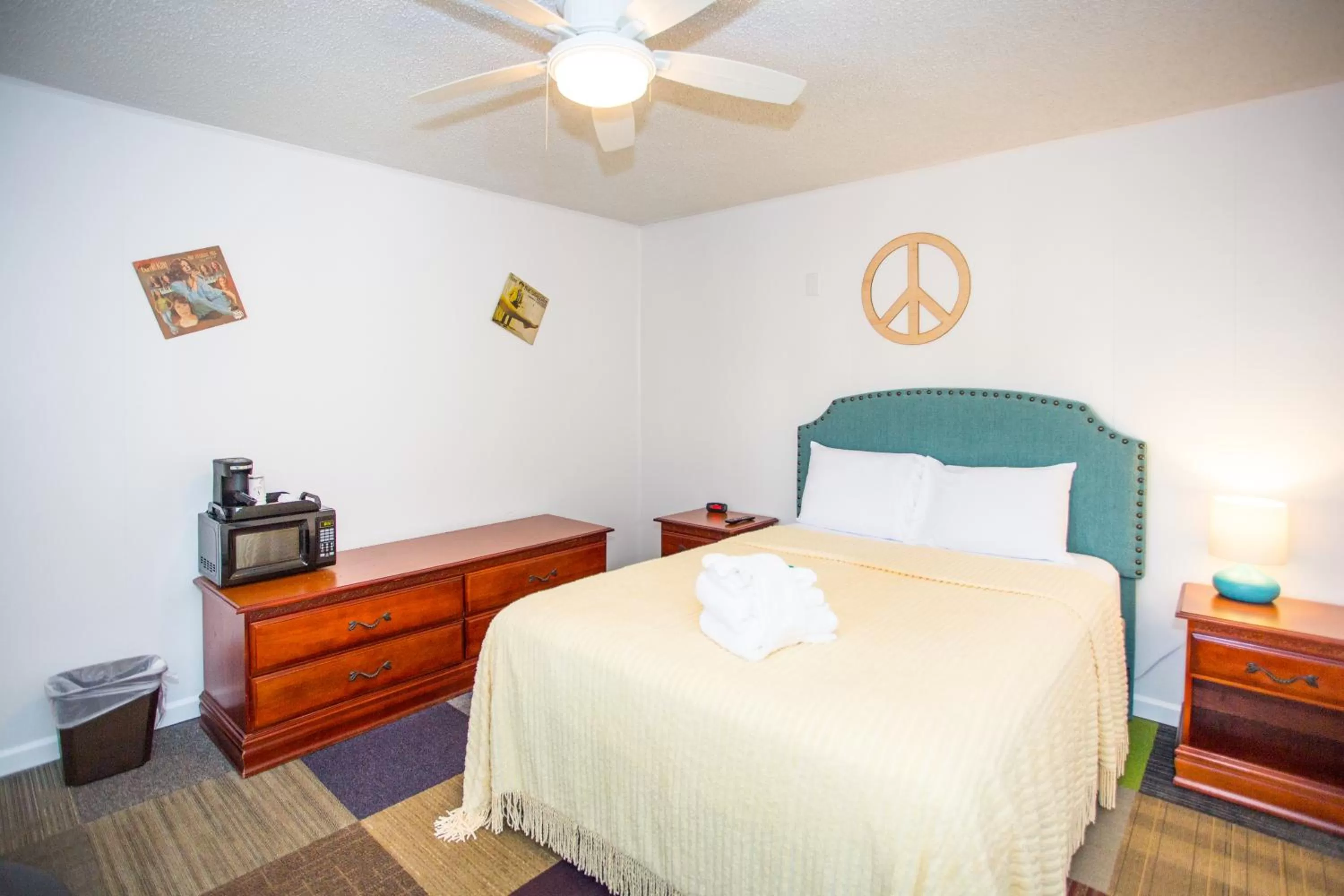 Bedroom, Bed in Sunset Motel