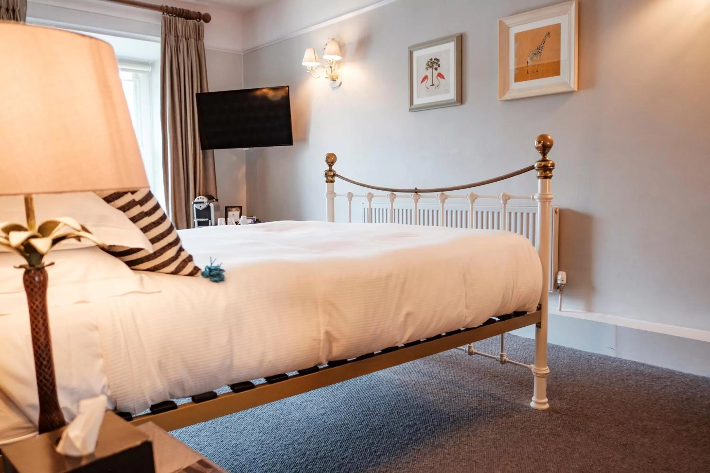 Bedroom, Bed in The Bull Hotel