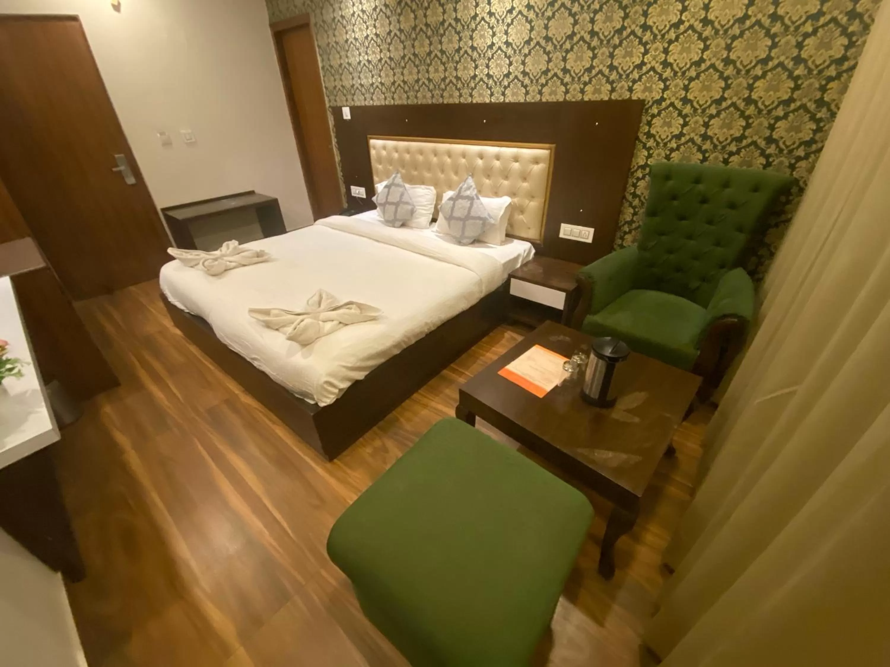 Bed in Hotel Ambika Resort Manali