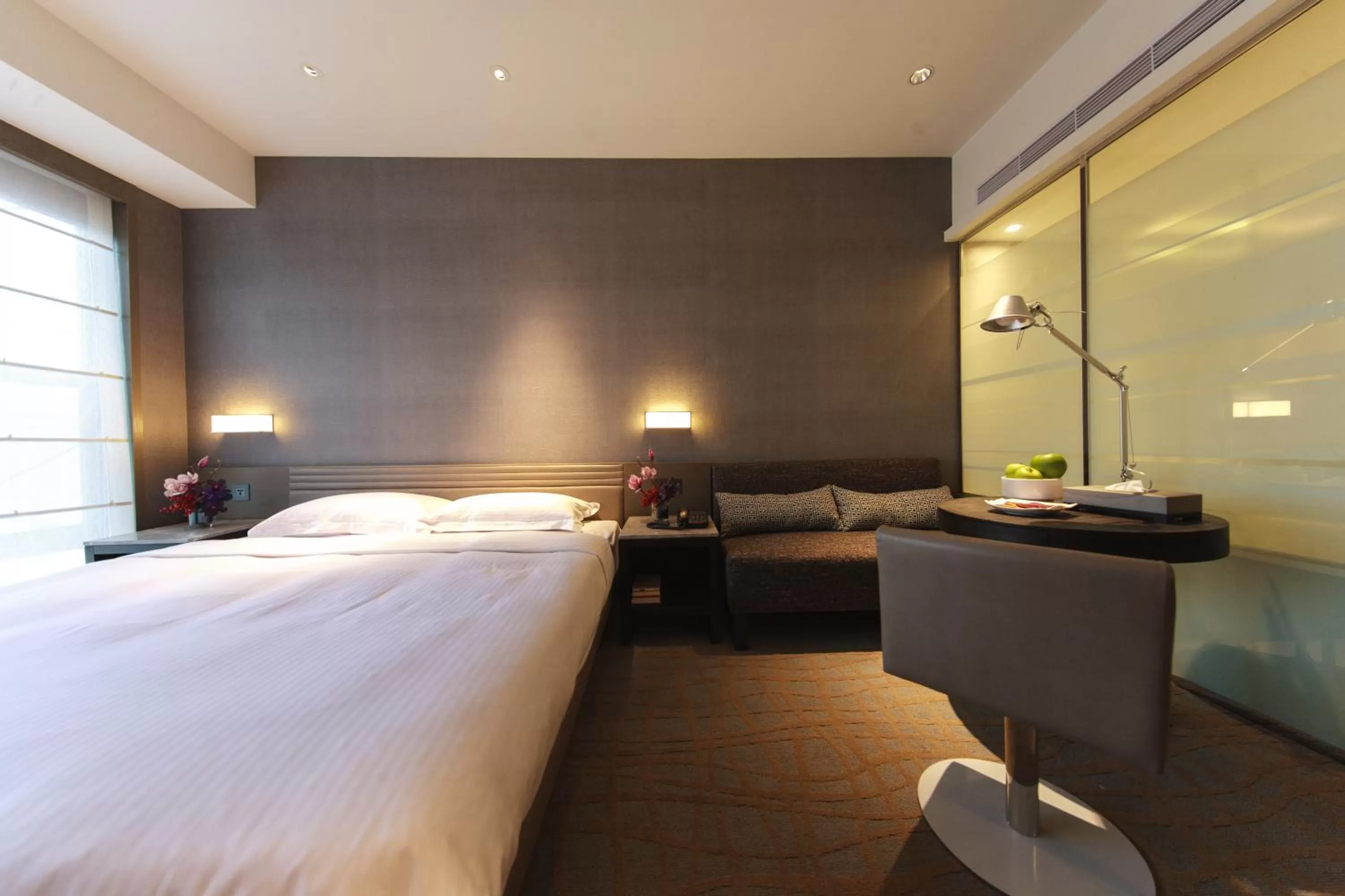 Bed in Hotel Midtown Richardson