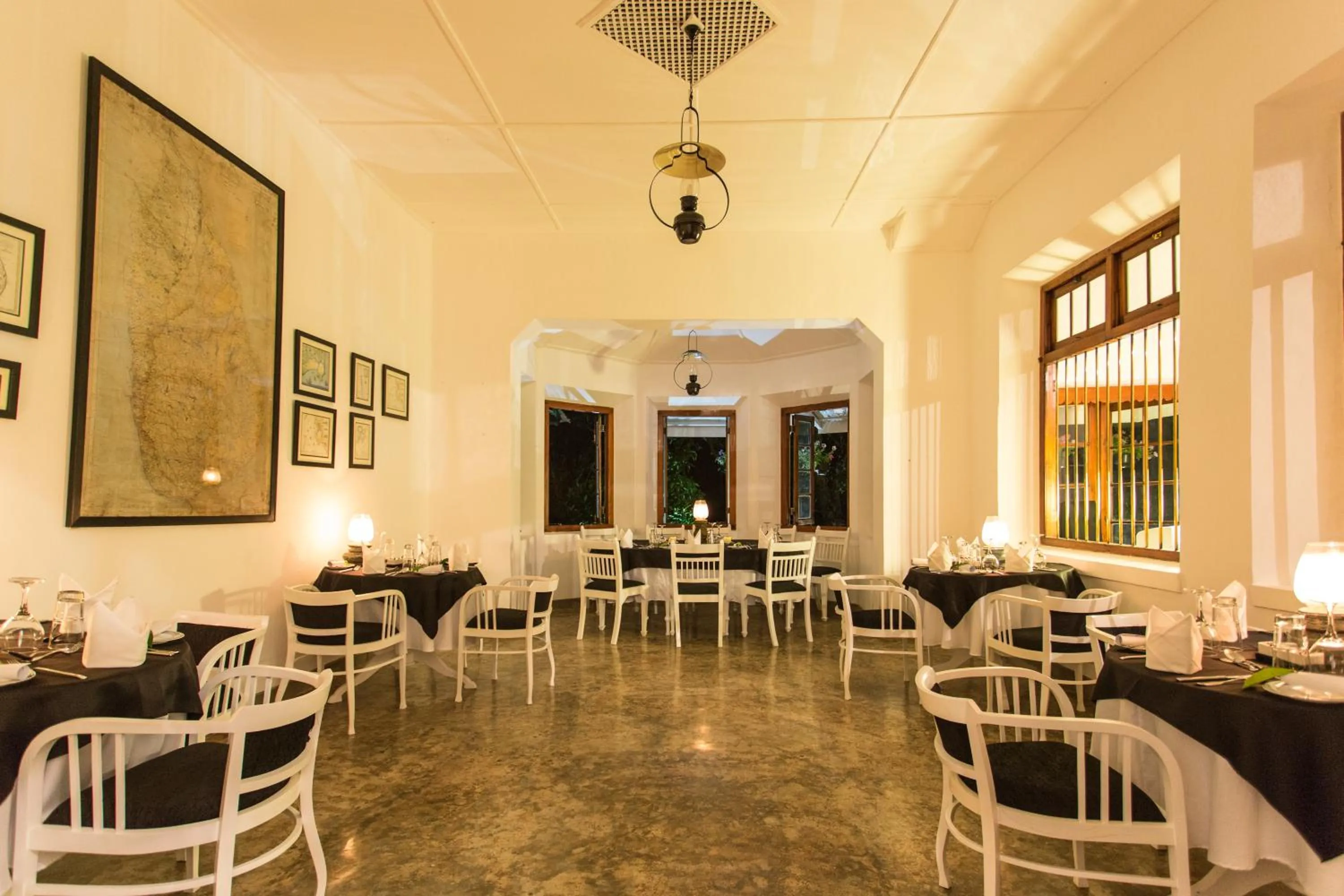 Restaurant/places to eat in Mountbatten Bungalow- Thema Collection