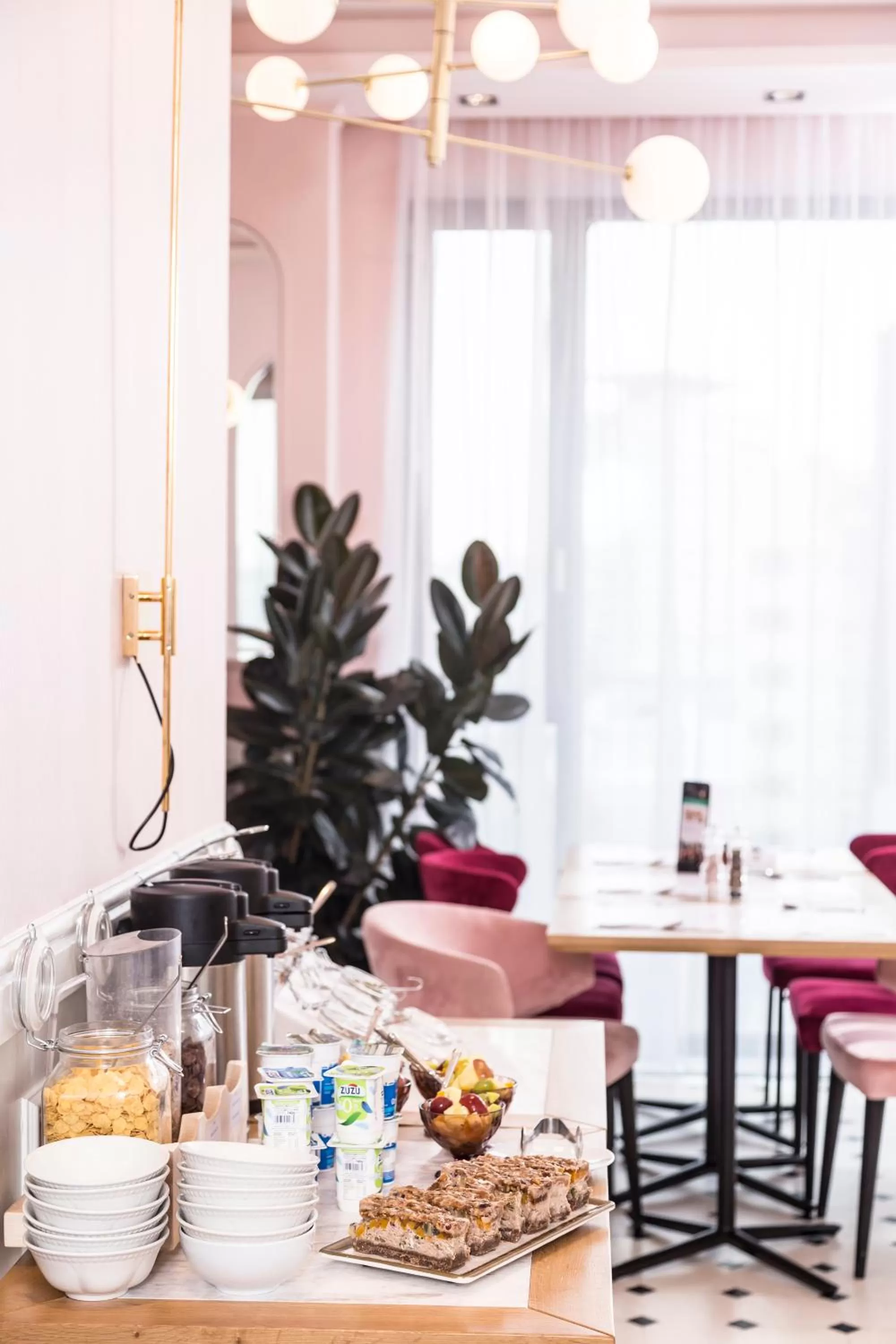 Breakfast in Hotel Cismigiu