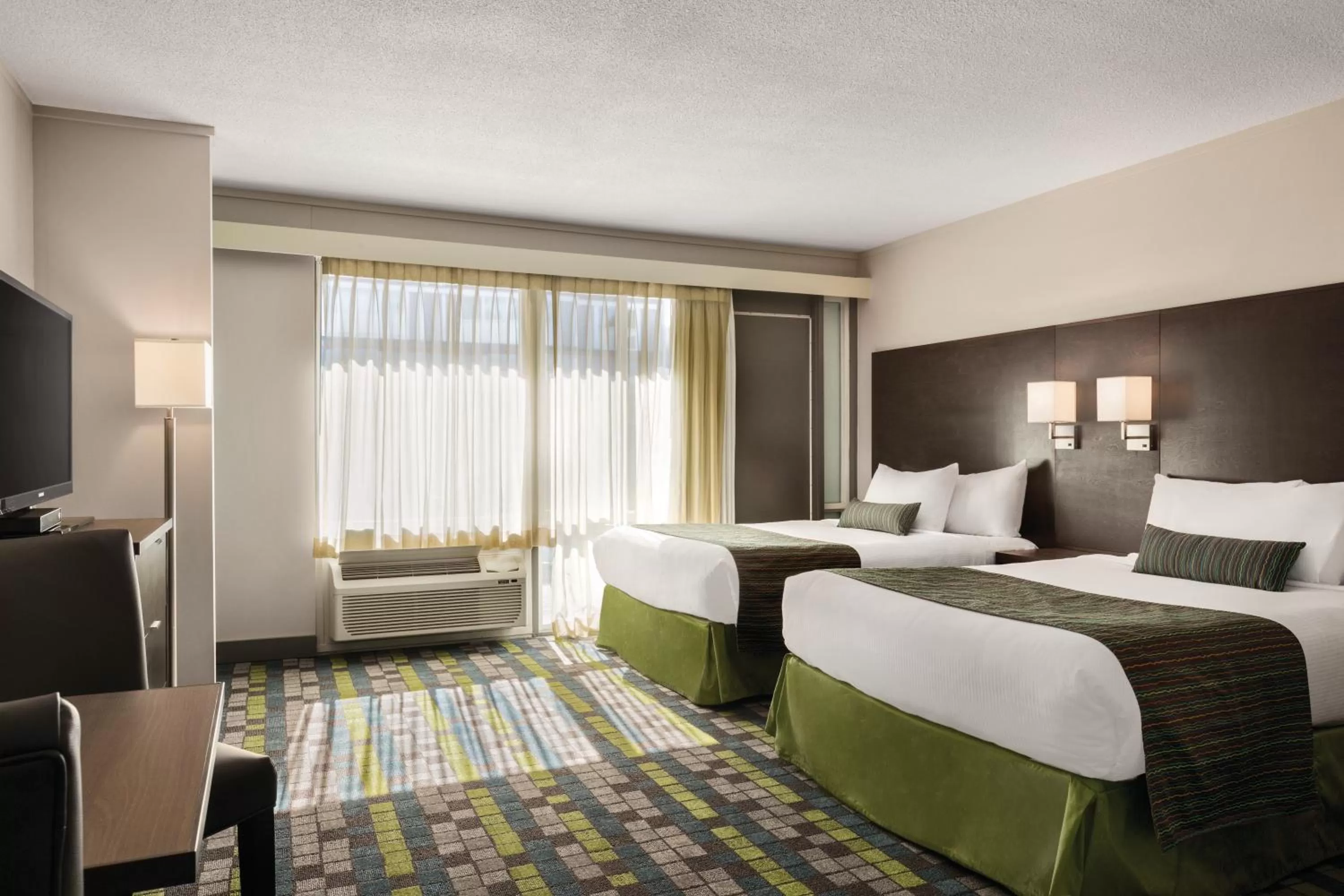 Bed in Days Inn by Wyndham Victoria Airport Sidney