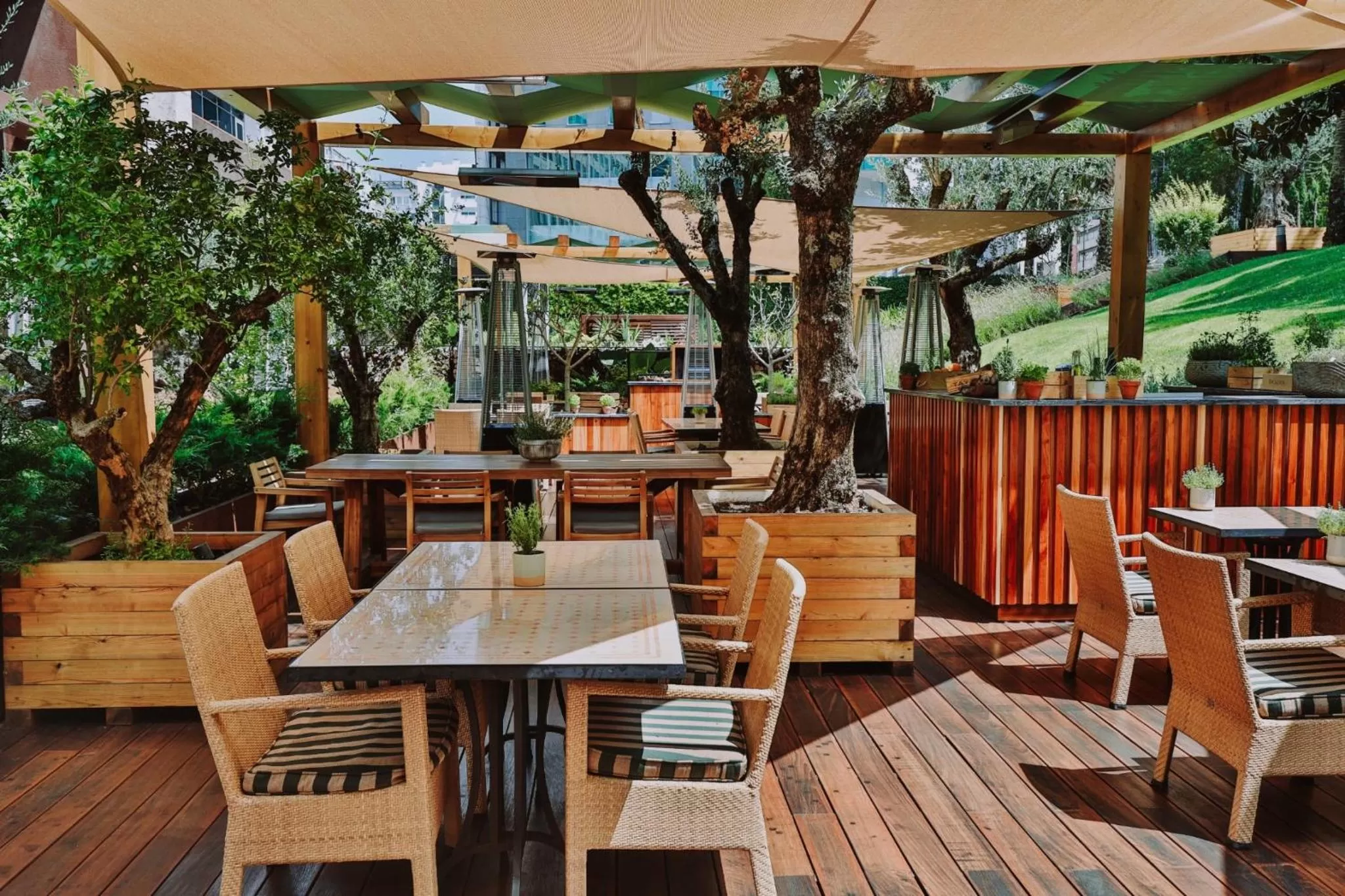 Restaurant/places to eat in Corinthia Lisbon