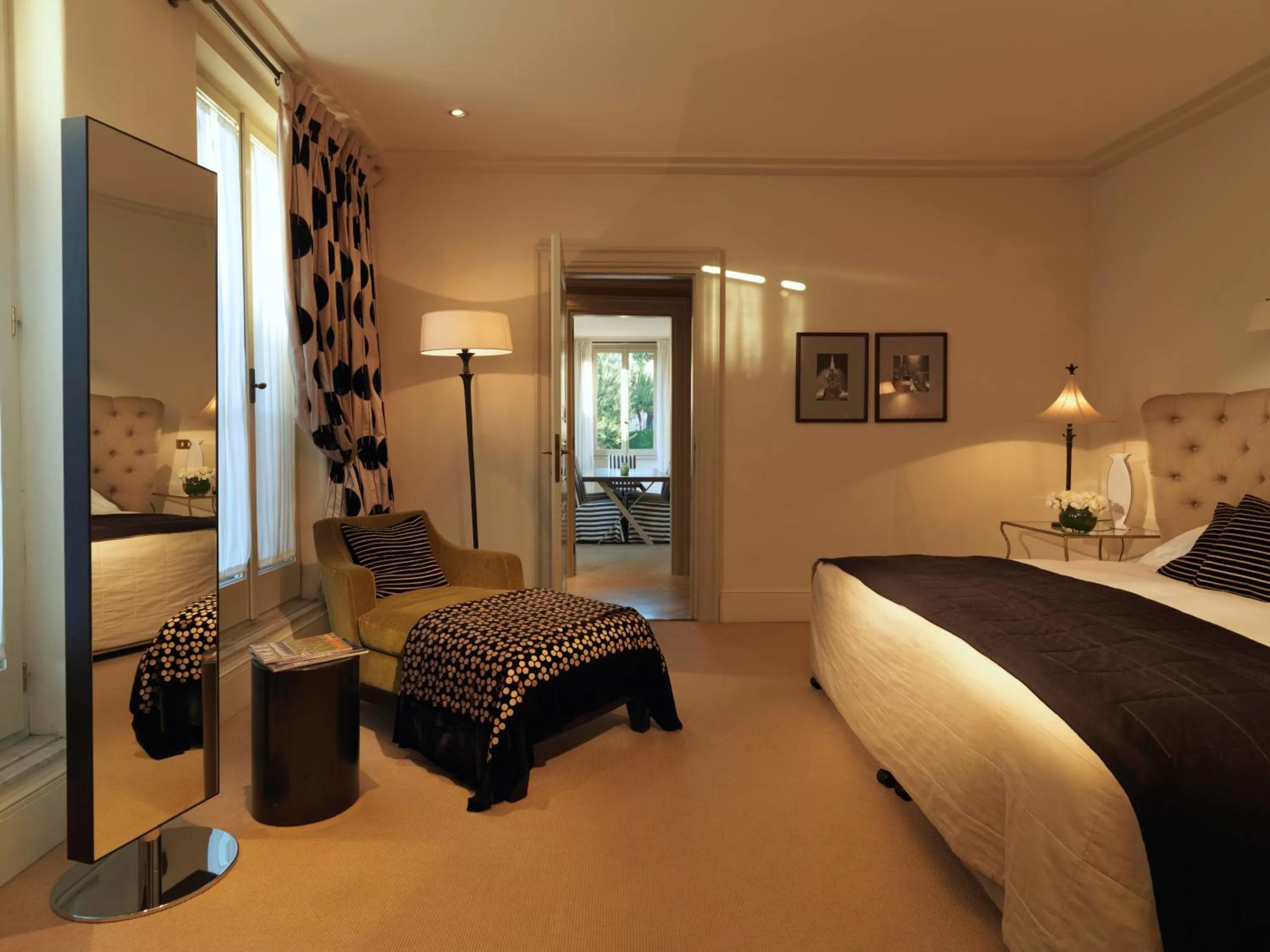 Bedroom, Bed in Rocco Forte Hotel De Russie