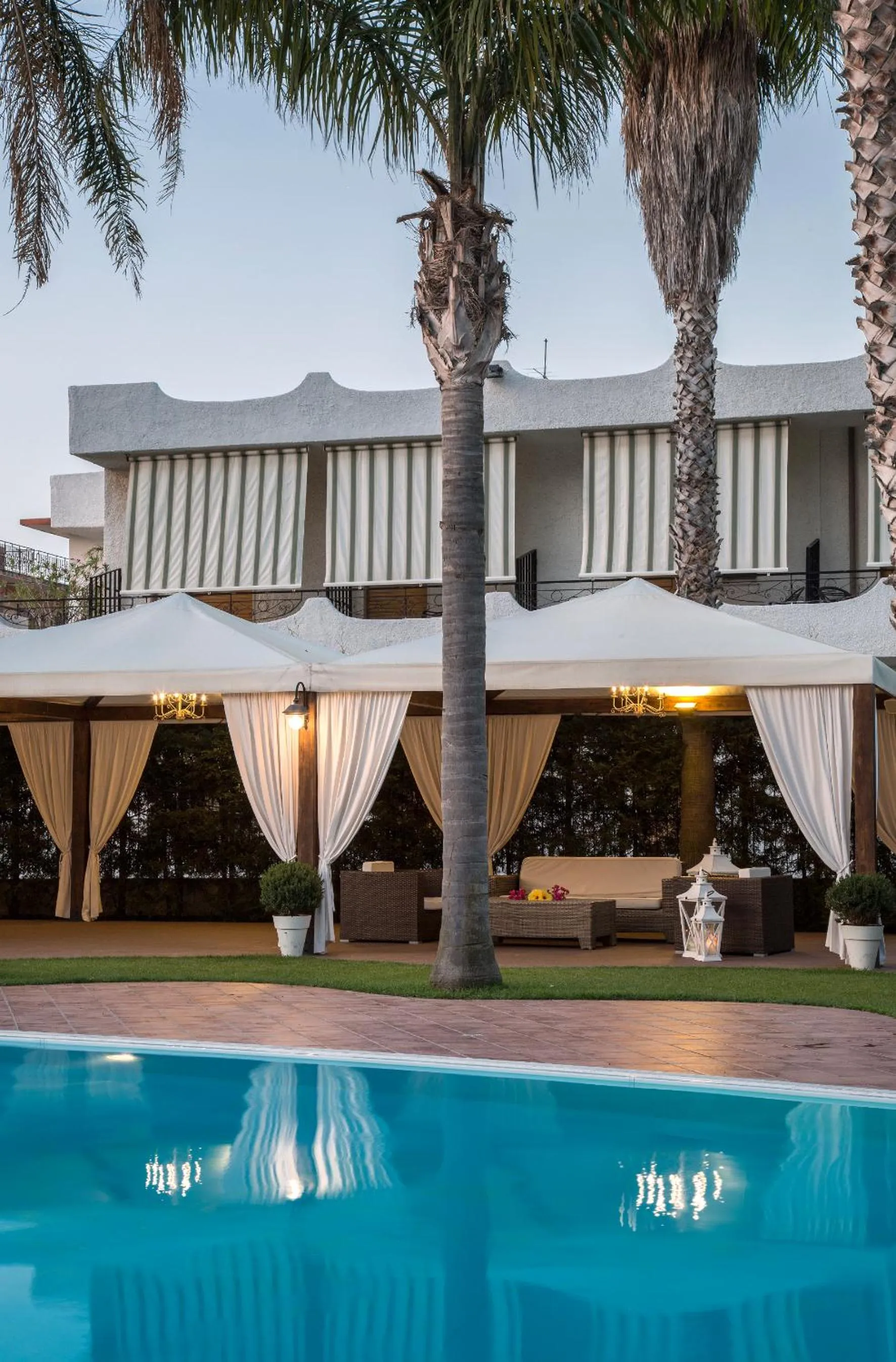 Swimming pool in Hotel Redebora