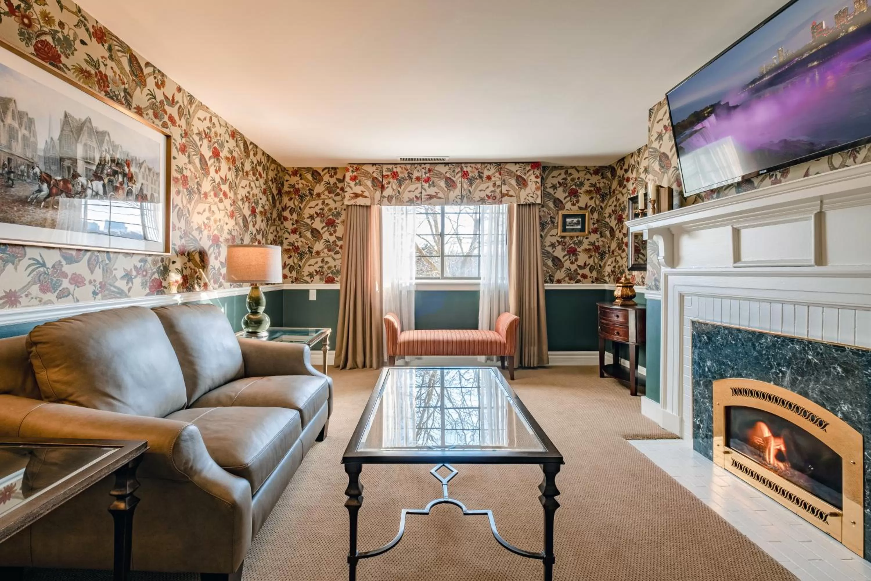 Living room in Red Coach Inn