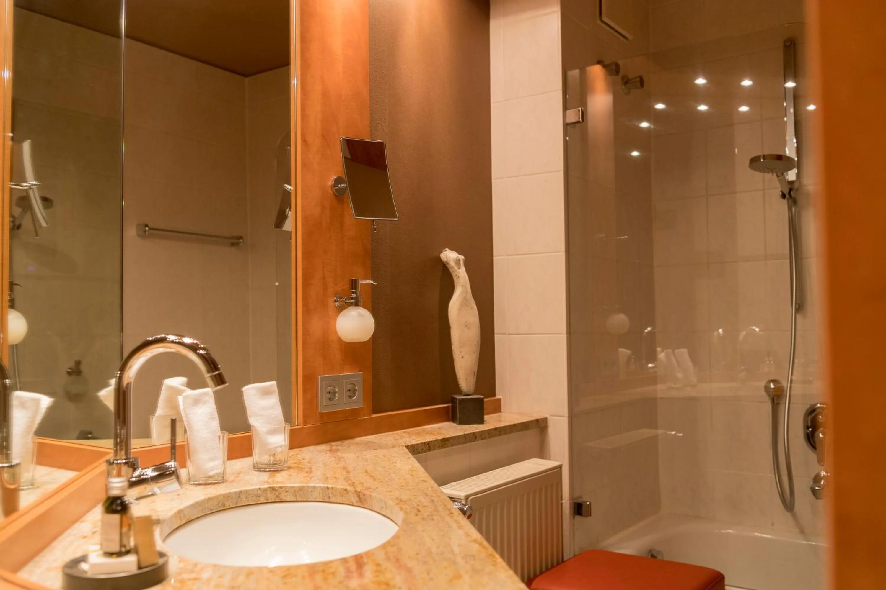 Bathroom in Atrium Hotel Mainz