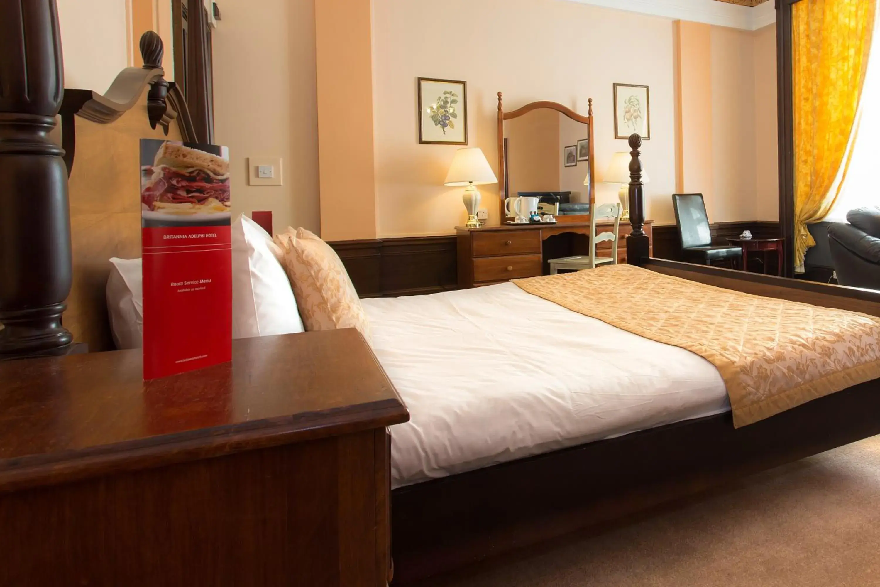 Suite in Adelphi Hotel Suite in Adelphi Hotel