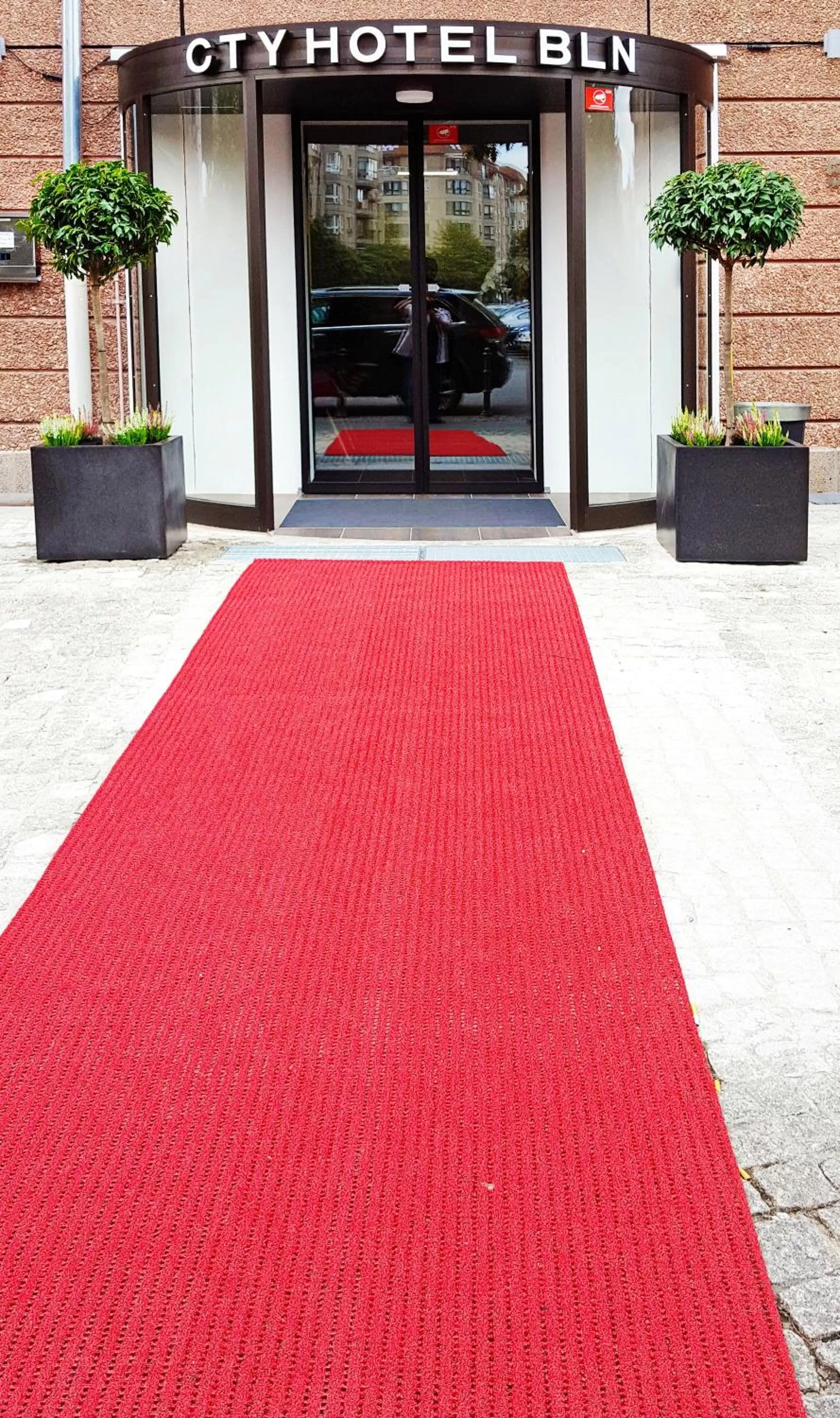 Facade/entrance in BlnCty Hotel