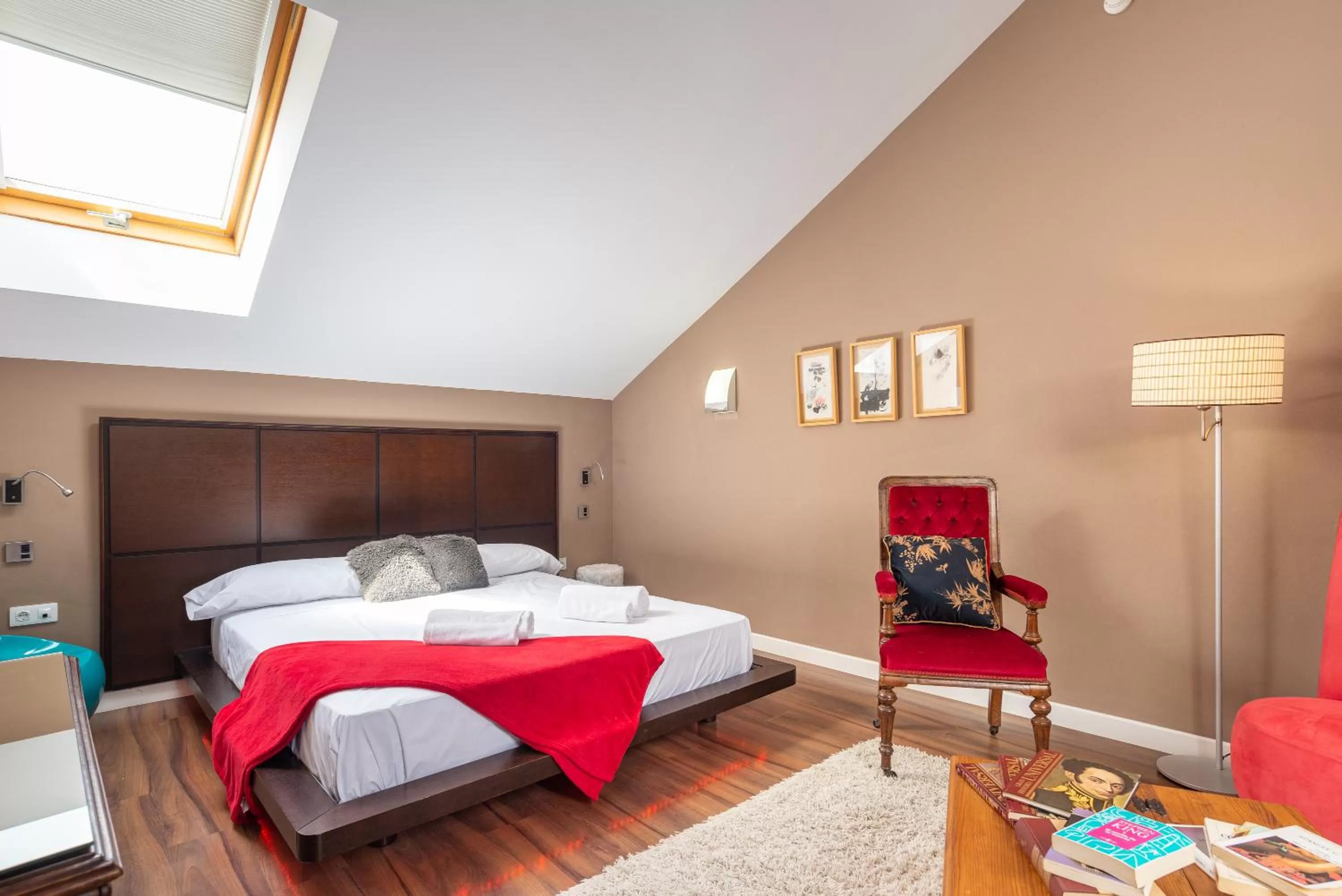 Bed in Hotel Albaicín