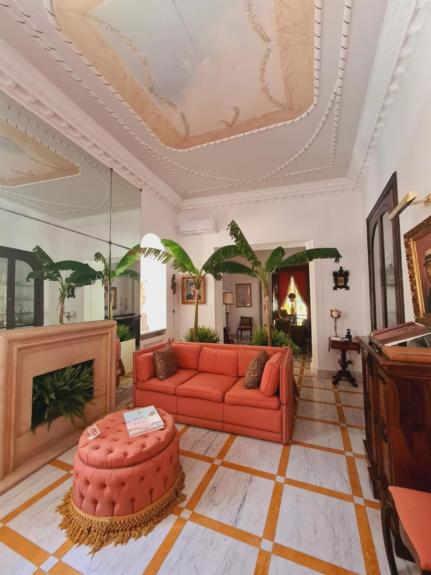 Seating area in Palazzo Cherubini-Pools & Wellness