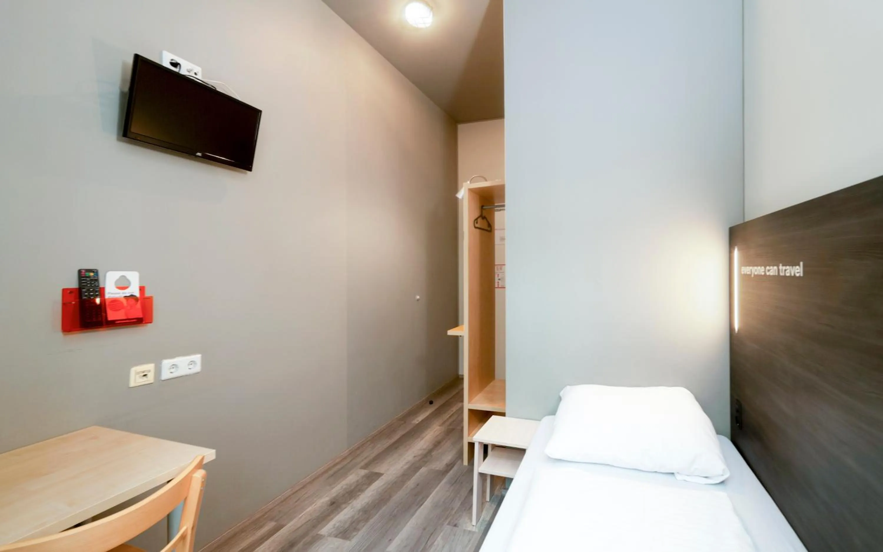 Bedroom, Bed in a&o Wien Stadthalle