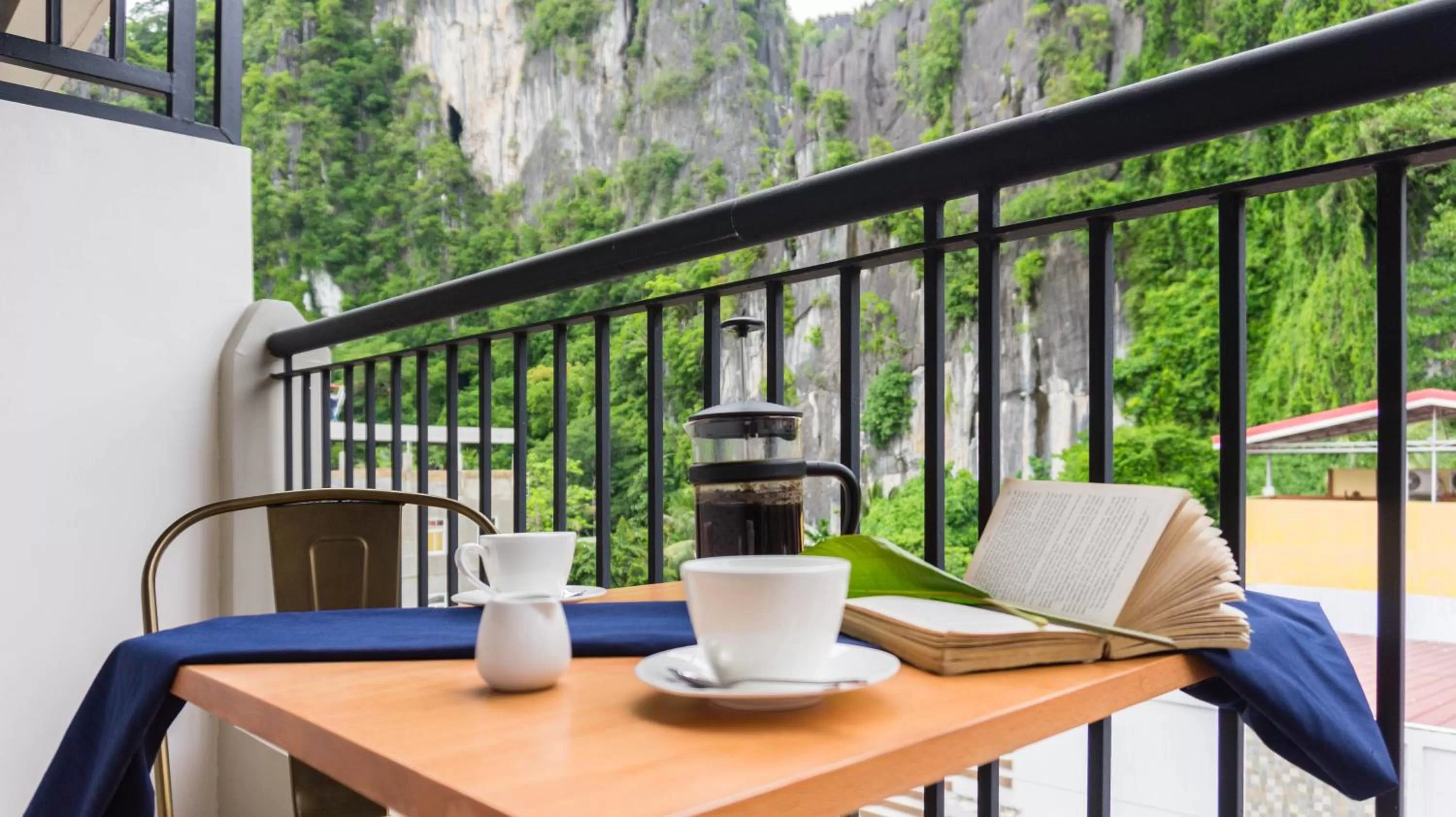 Balcony/Terrace in South Anchorage Inn