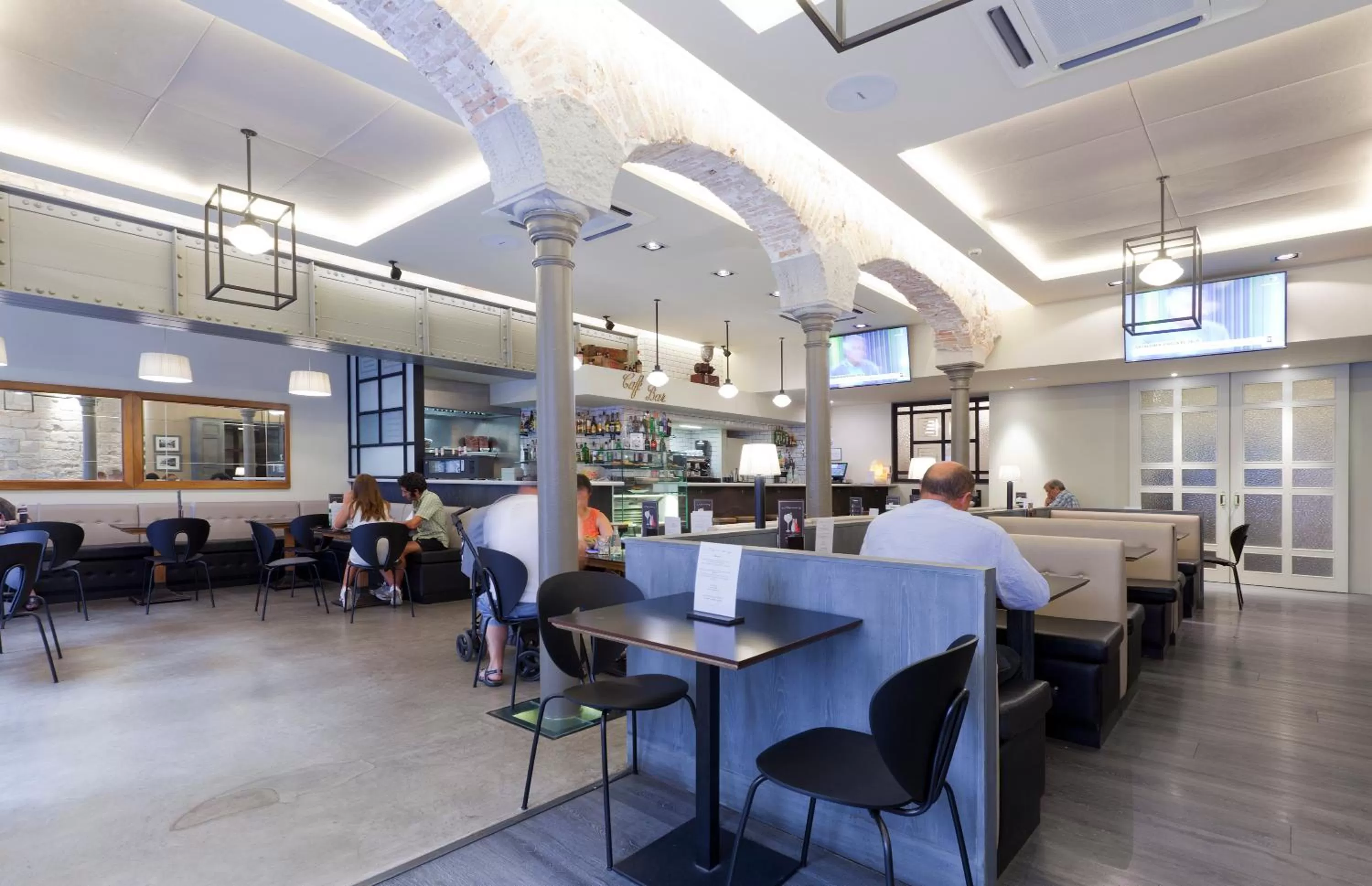 Restaurant/places to eat in Peninsular