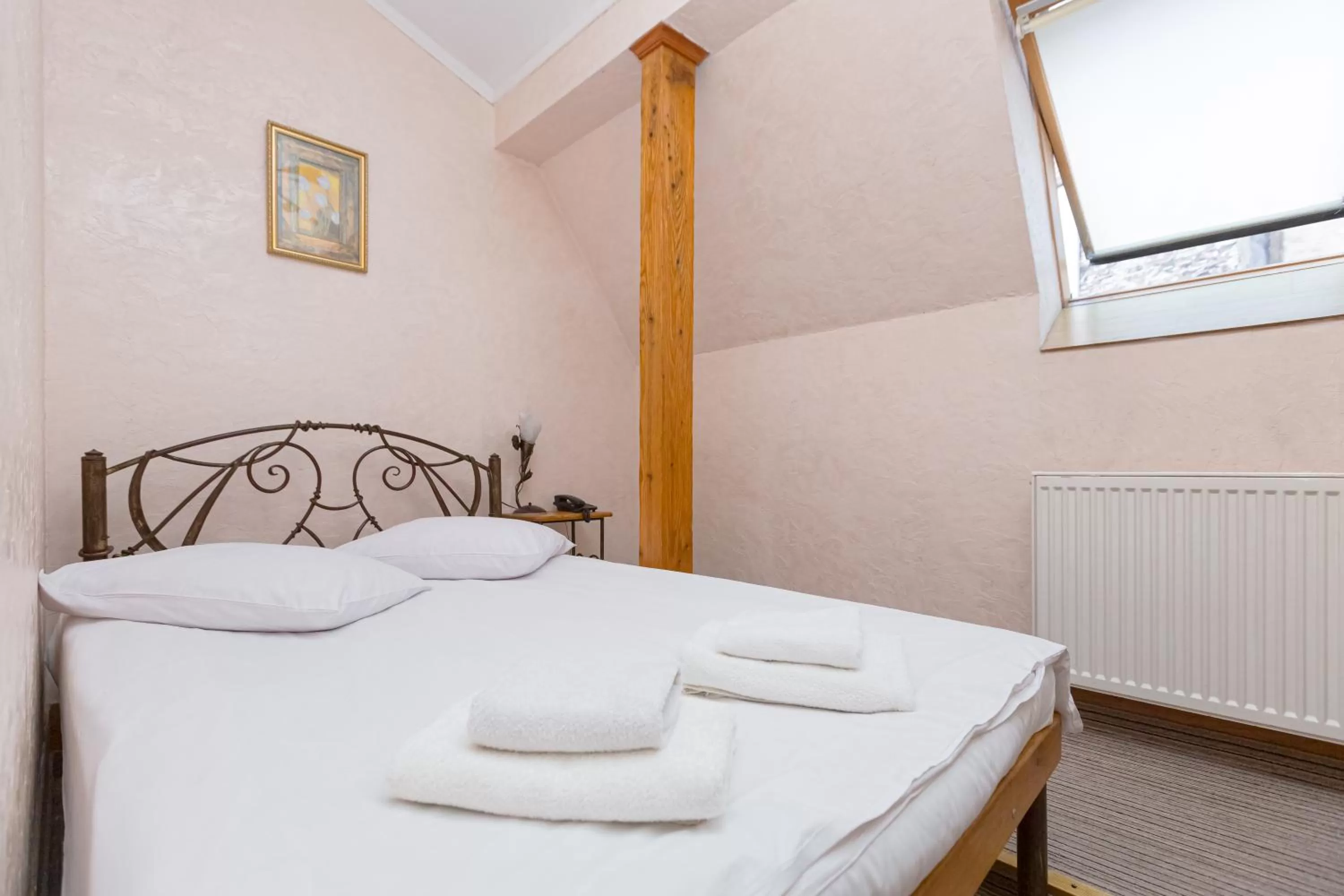 Bed in Staryi Krakiv