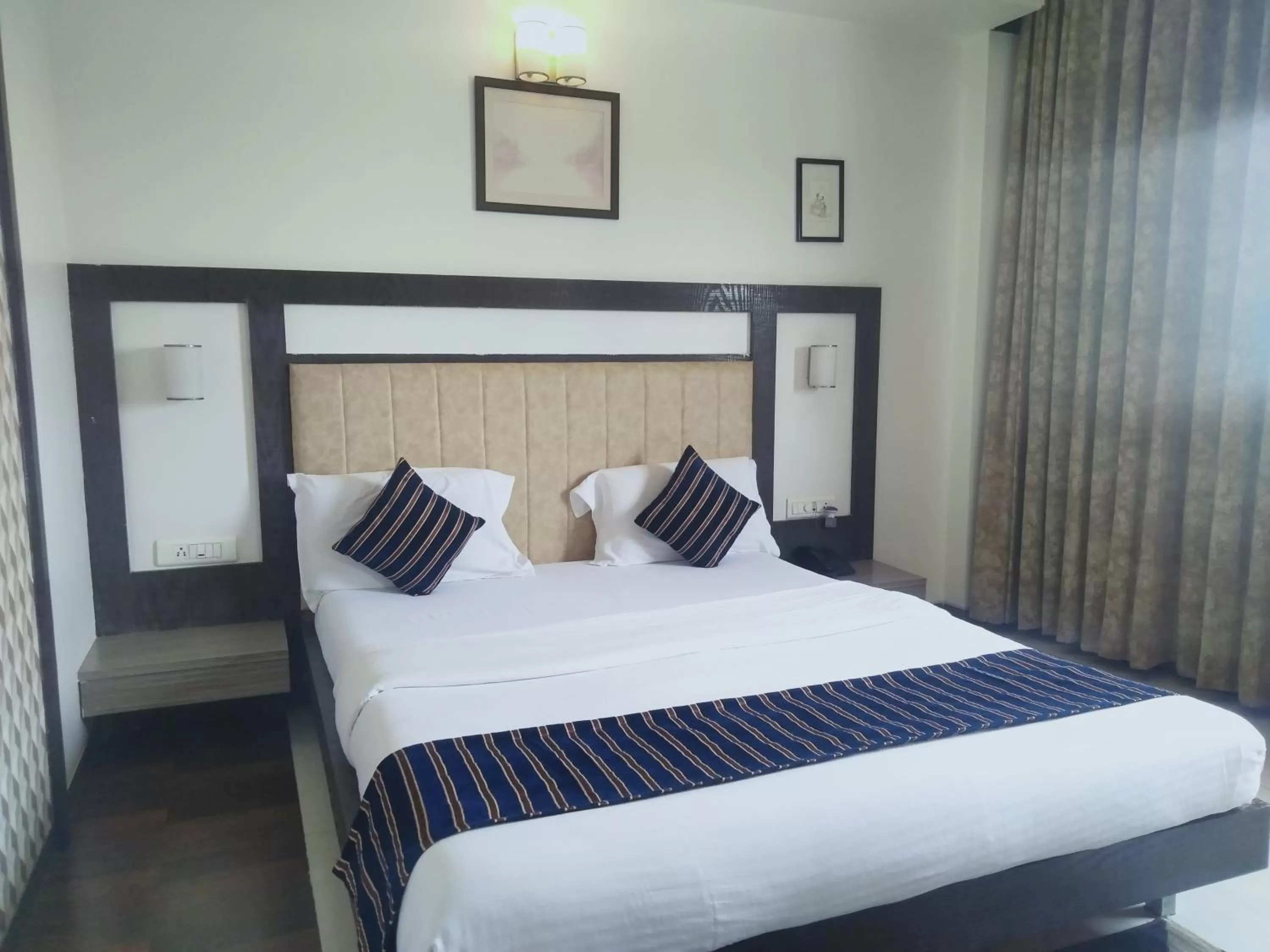 Bed in Hotel Udayanraje Palace