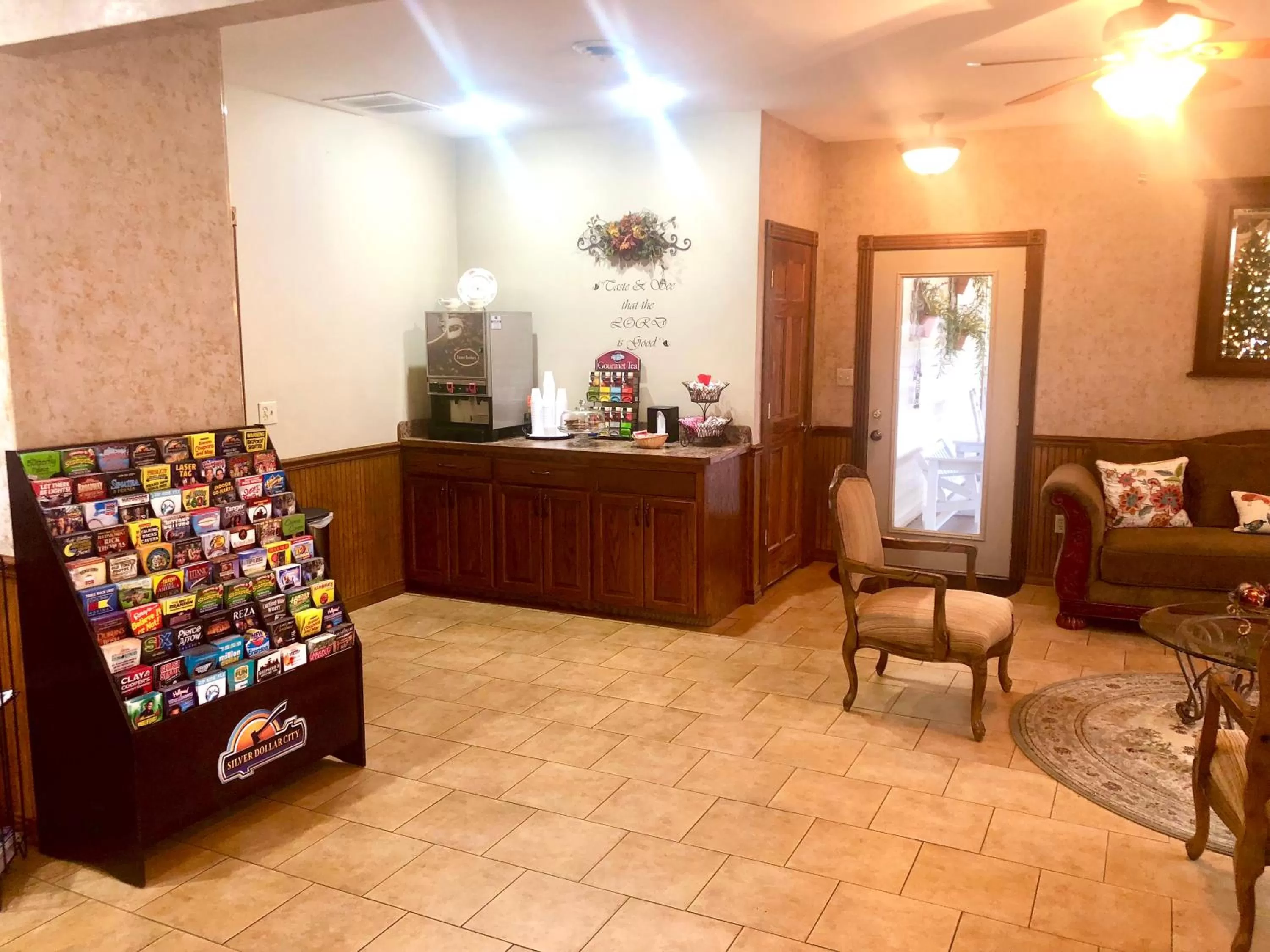 Lobby or reception, Lobby/Reception in Honeysuckle Inn & Conference Center