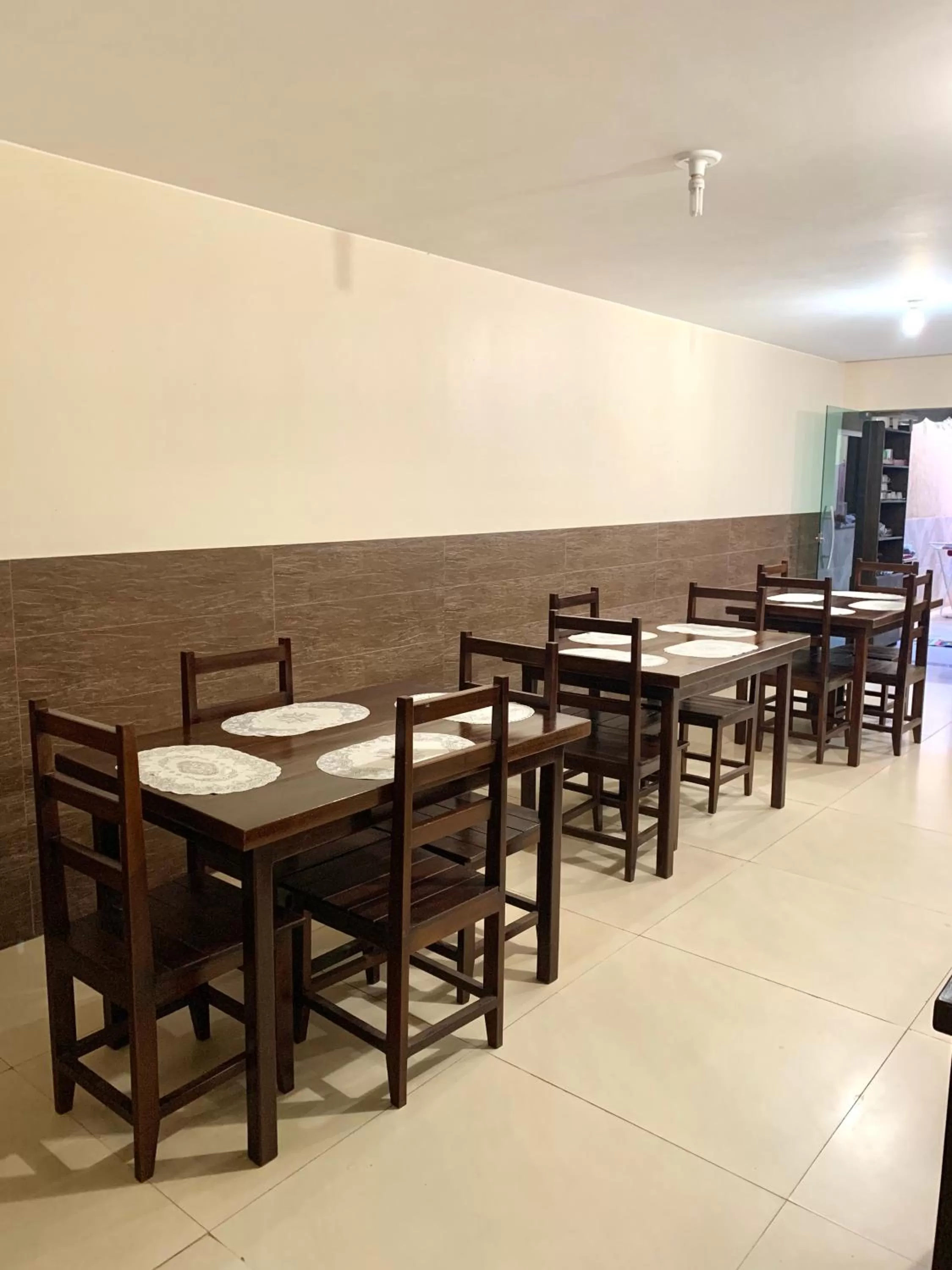 Restaurant/Places to Eat in Pousada Jardim Brasília