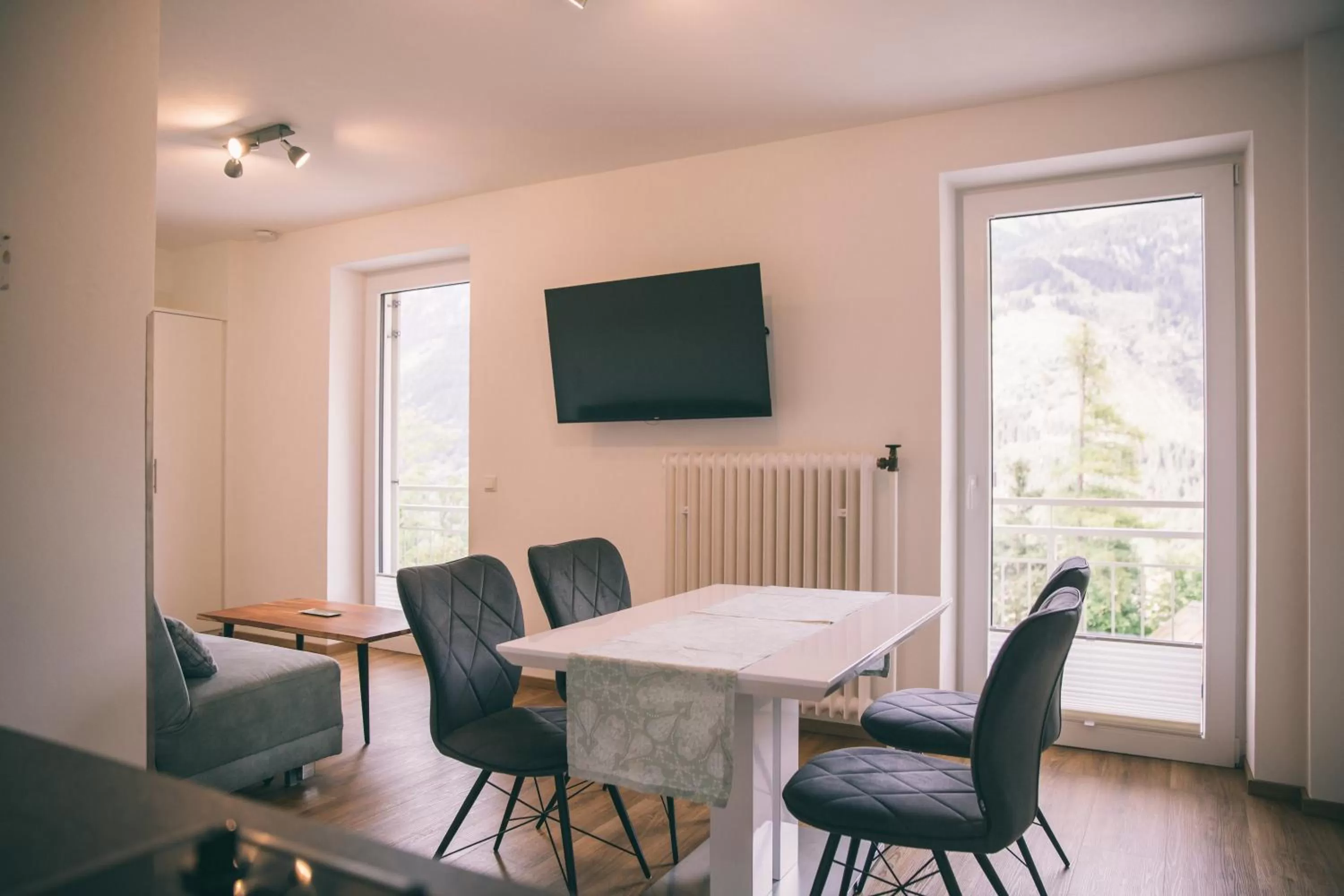 Photo of the whole room, TV/Entertainment Center in Nefer, Haus