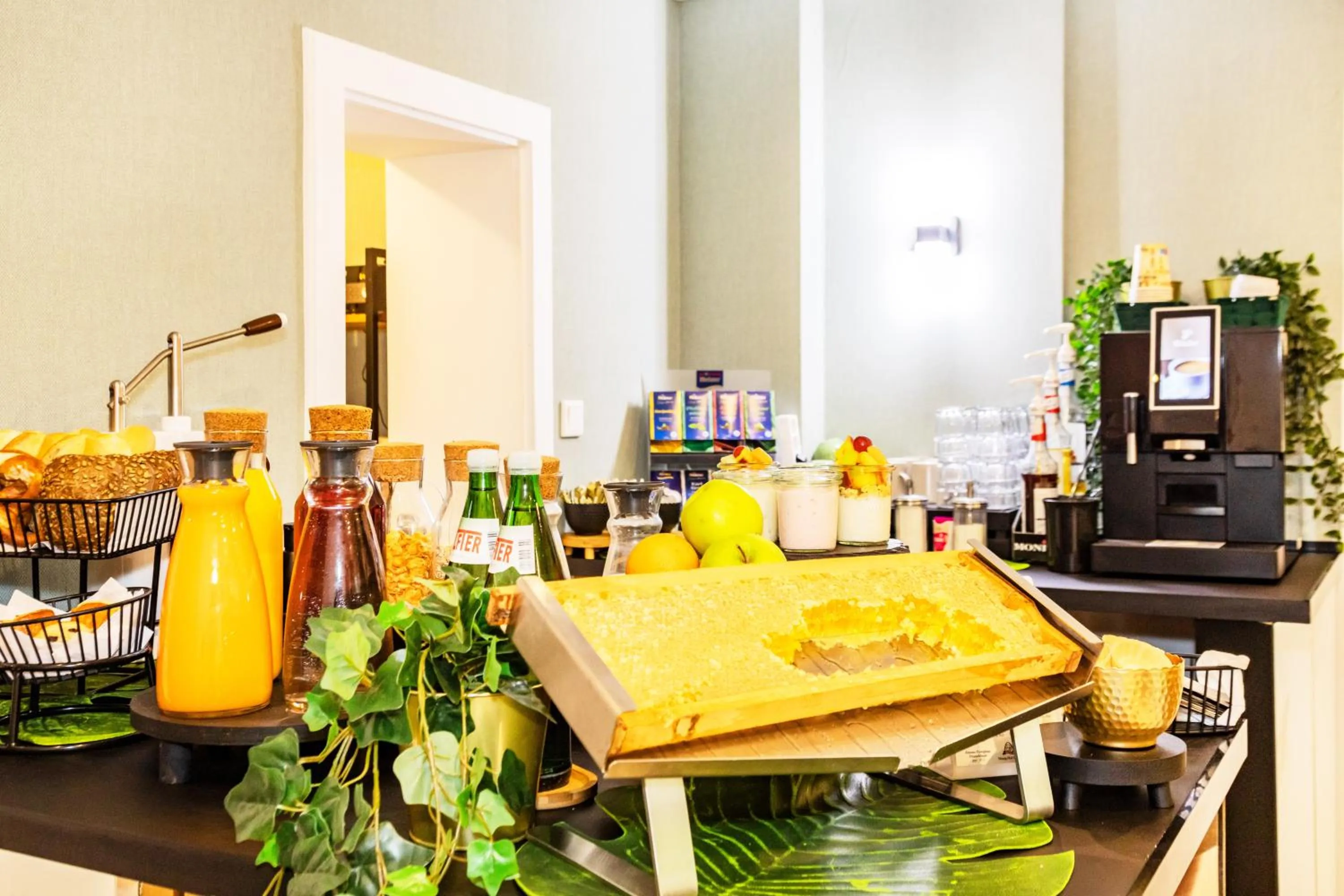 Coffee/tea facilities in Hotel Fürst Garden