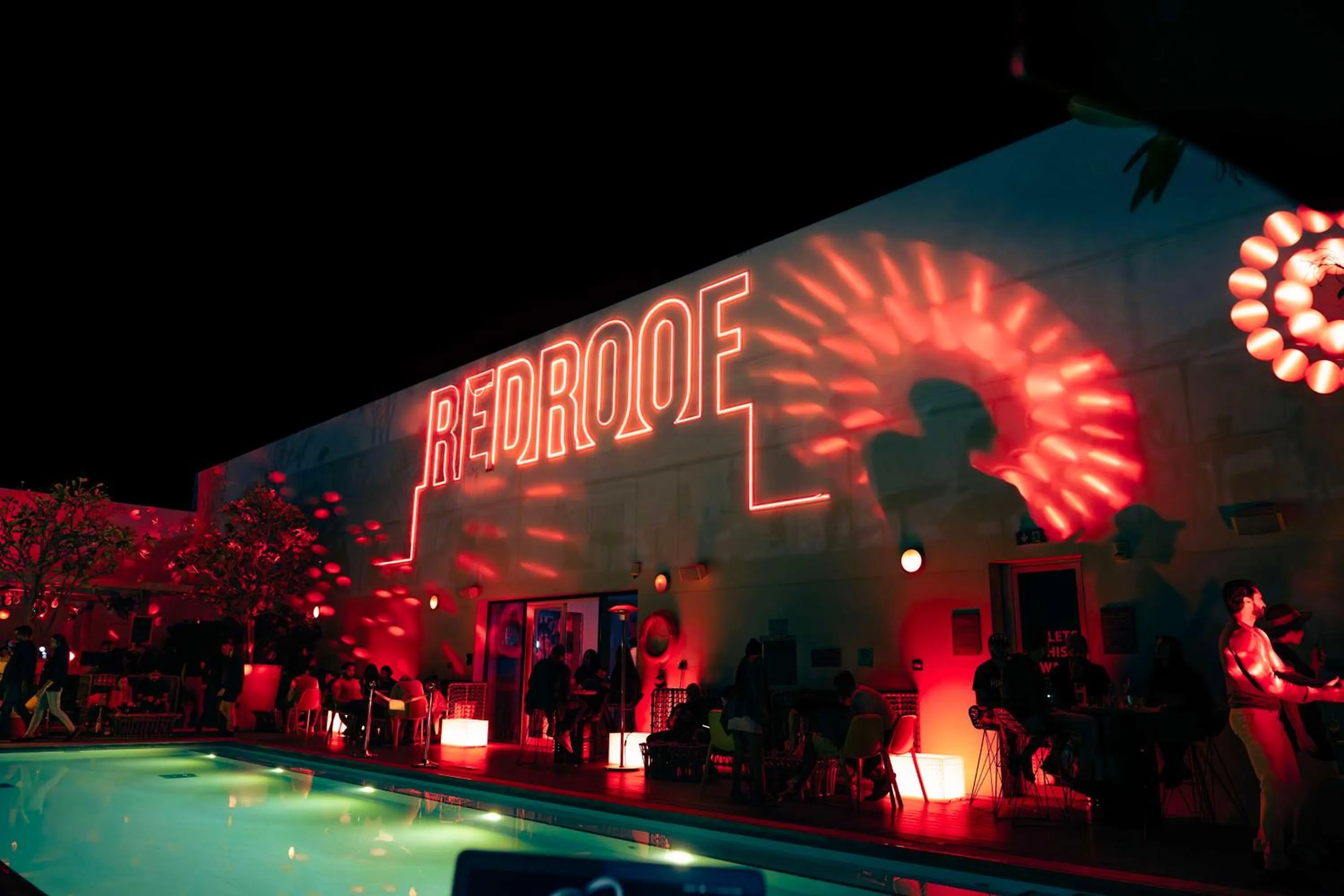 Lounge or bar in Radisson RED Dubai Silicon Oasis