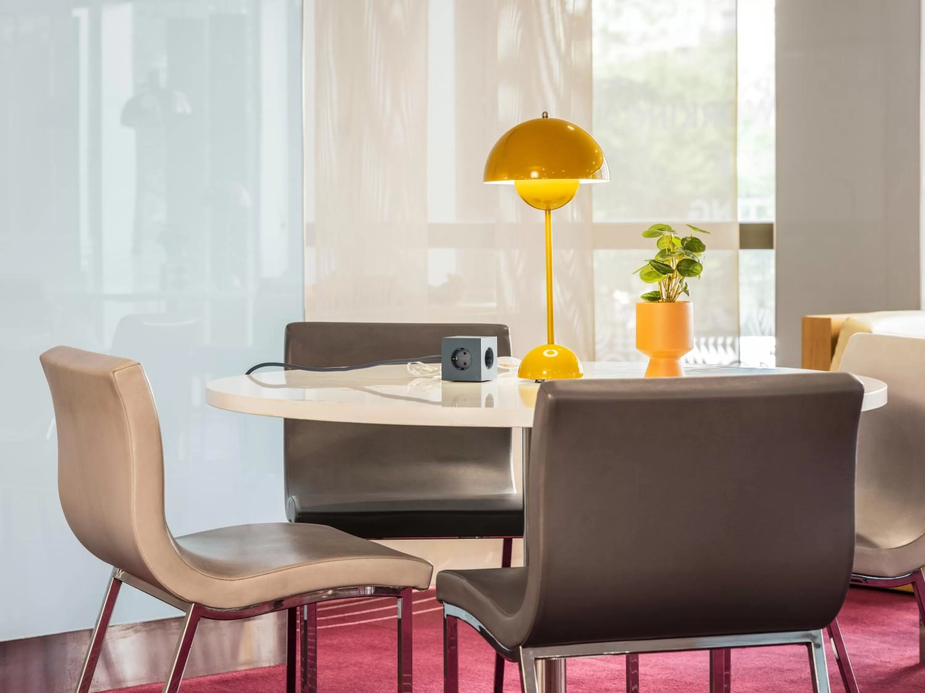 Lounge or bar in Mercure Paris Centre Tour Eiffel