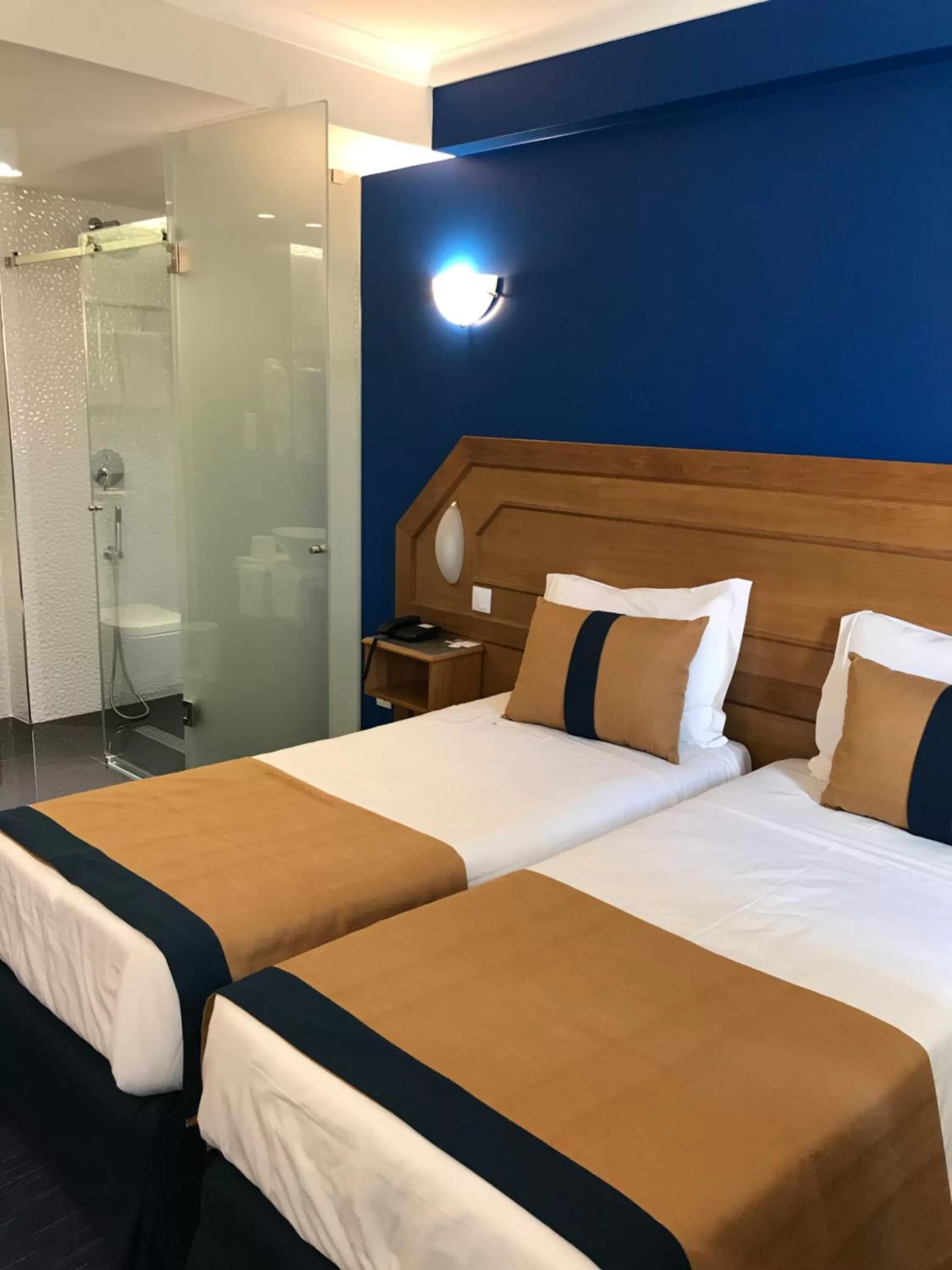 Photo of the whole room, Bed in Hotel Do Chile