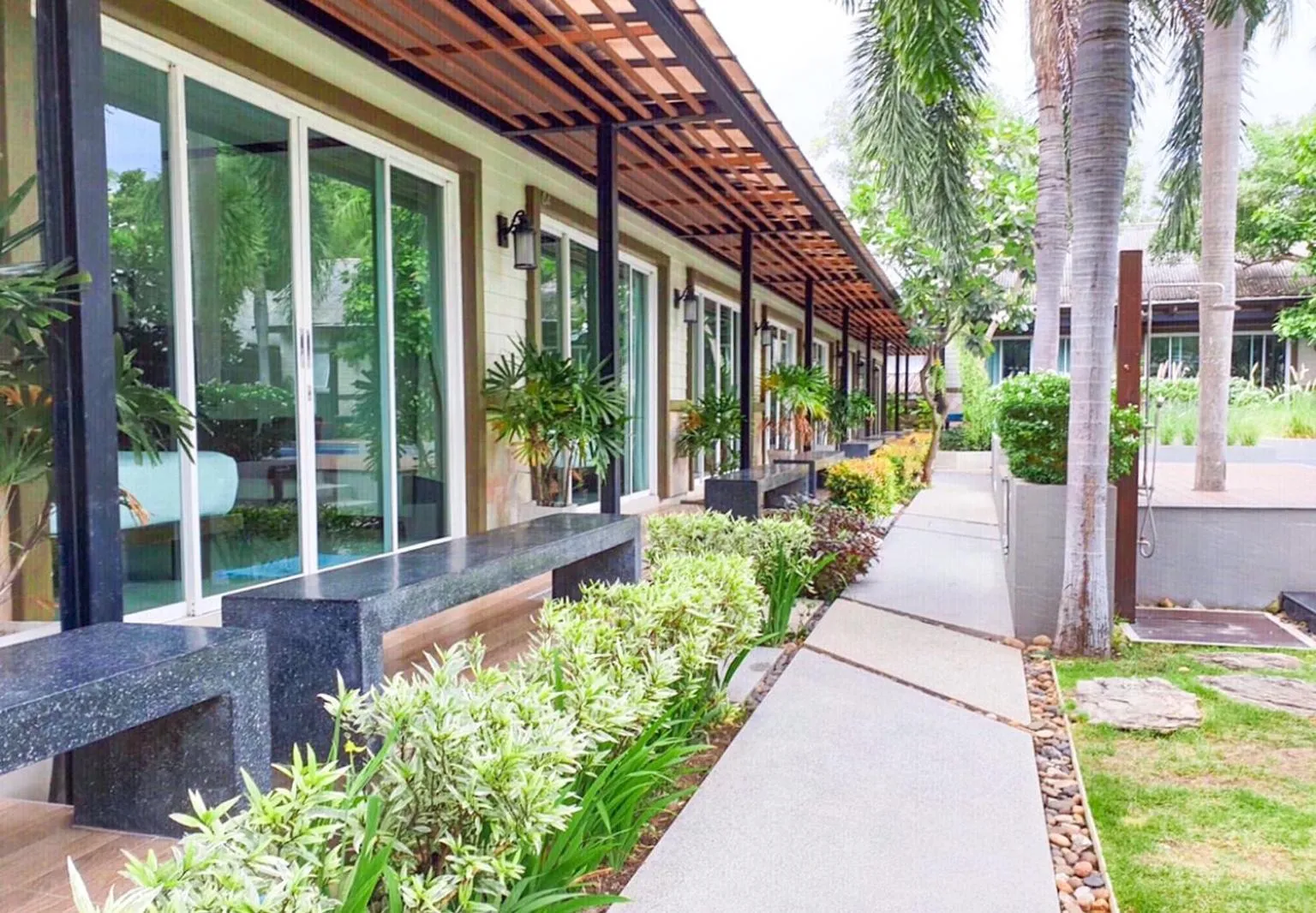 Garden view in Nirundorn Resort Chaam