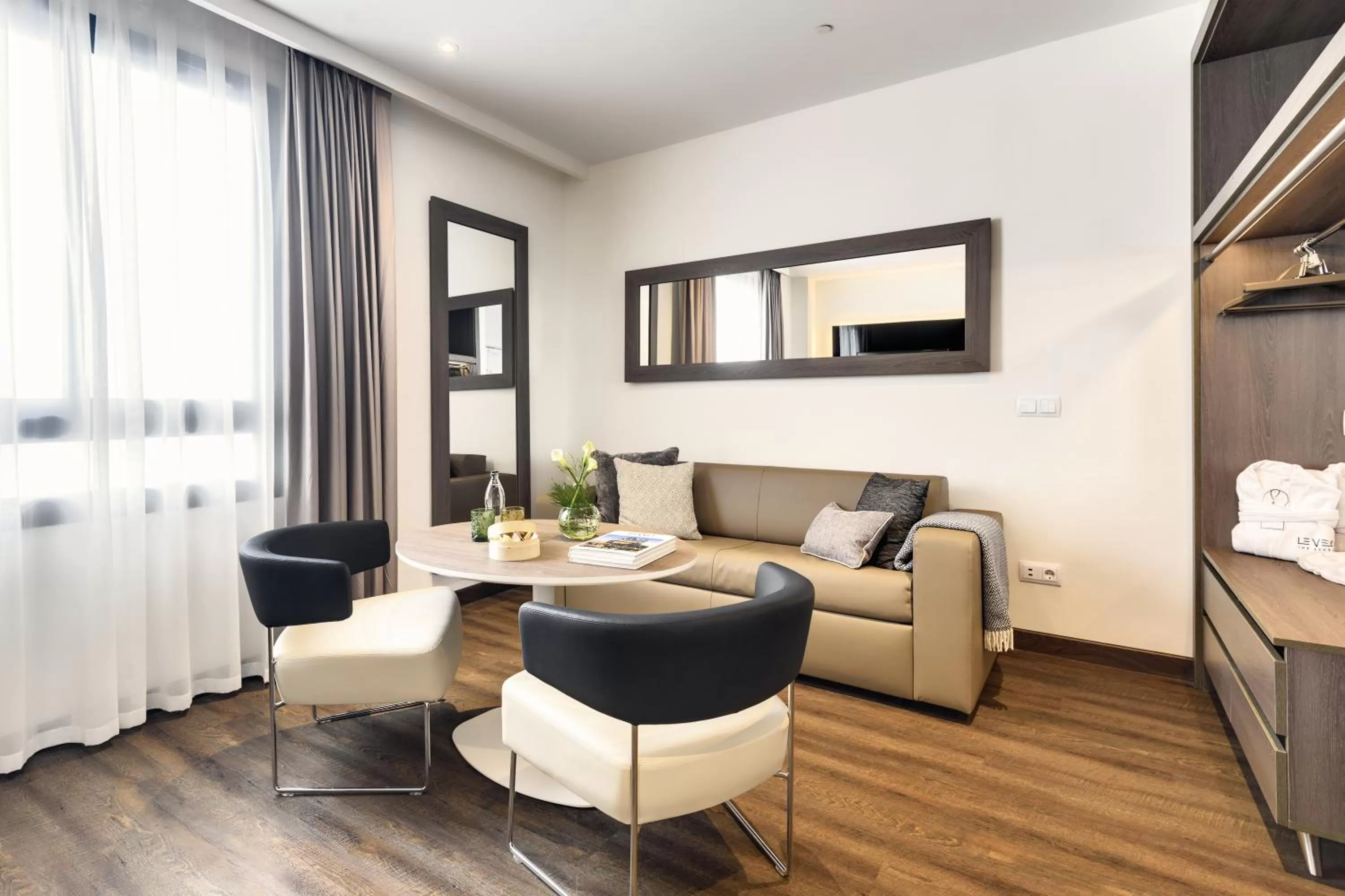 Bedroom in Melia Madrid Serrano