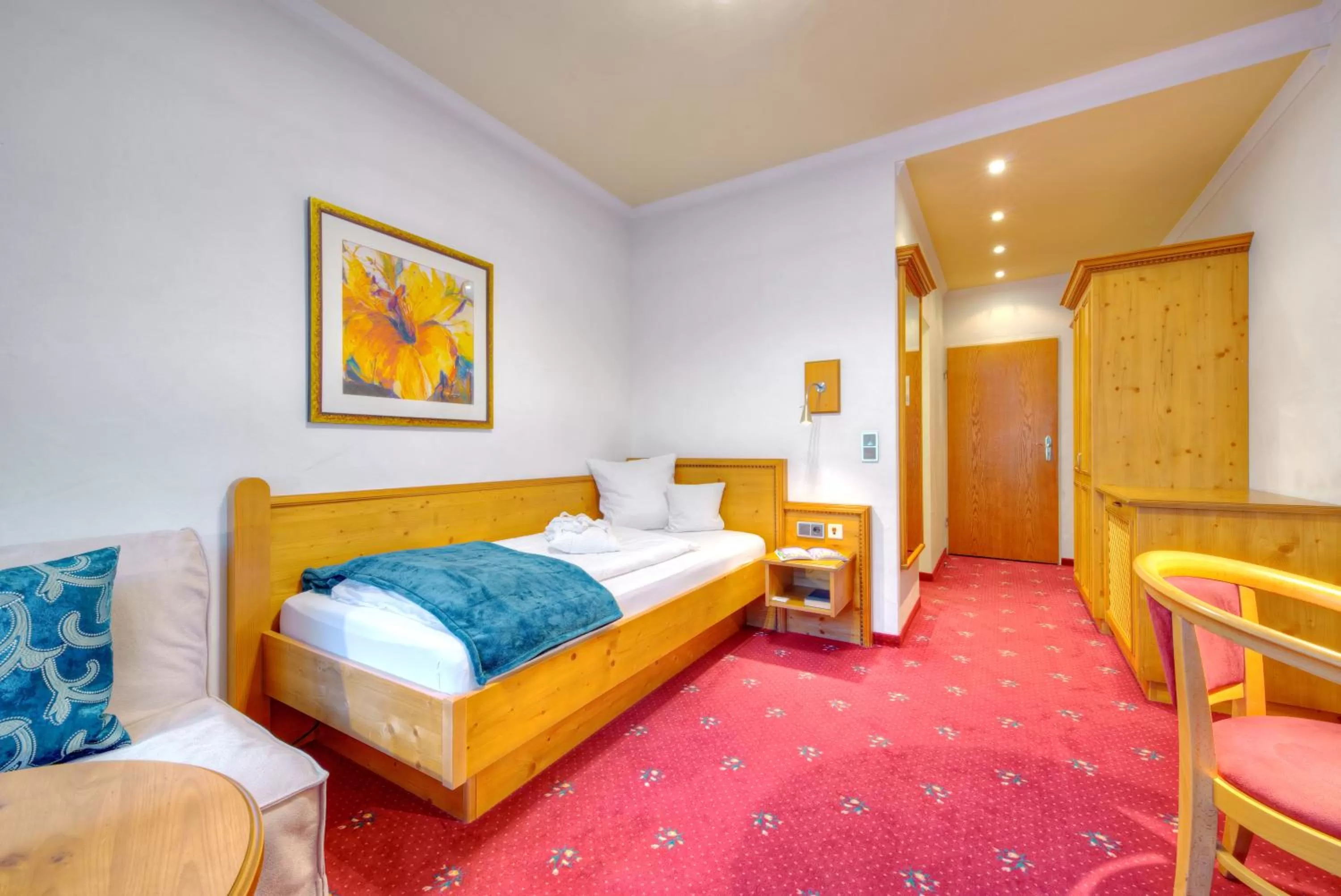 Property building, Bed in DIANA Naturpark Hotel - mit Oberstaufen Plus Golf-Gästekarte