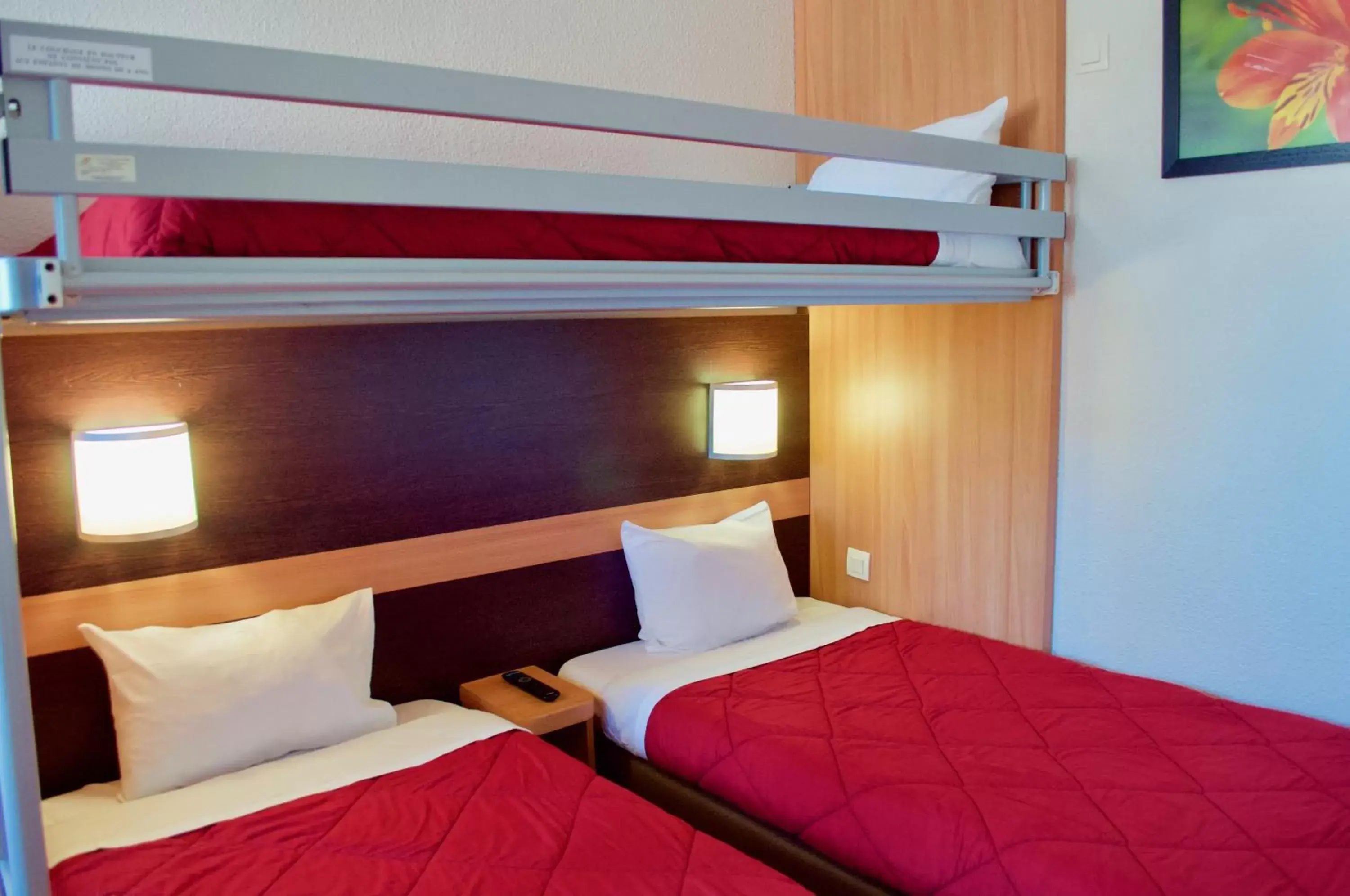 Triple Room in Premiere Classe Bordeaux Sud Pessac Bersol Triple Room in Premiere Classe Bordeaux Sud Pessac Bersol