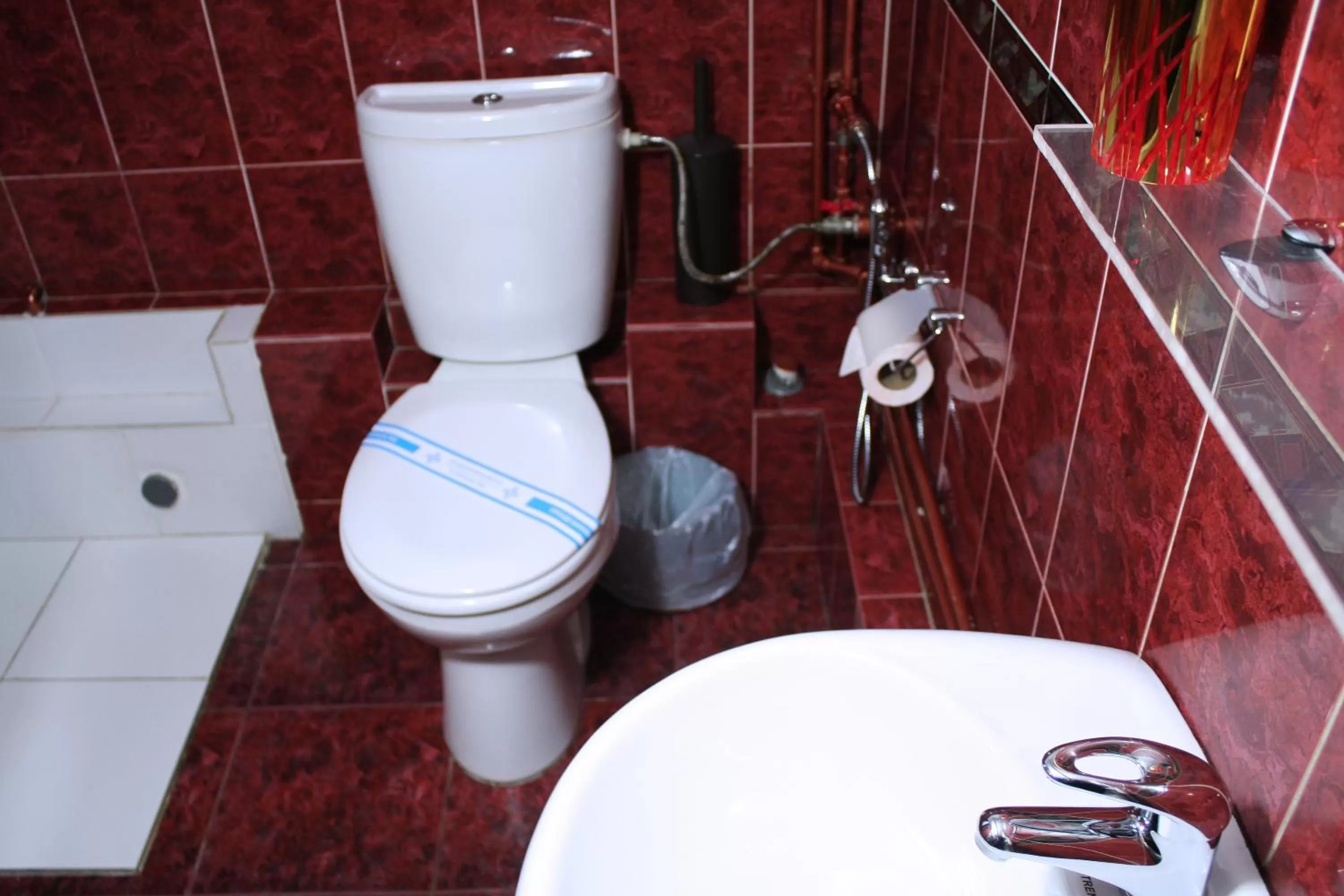 Toilet in MAMBA HOTEL - готель в укритті