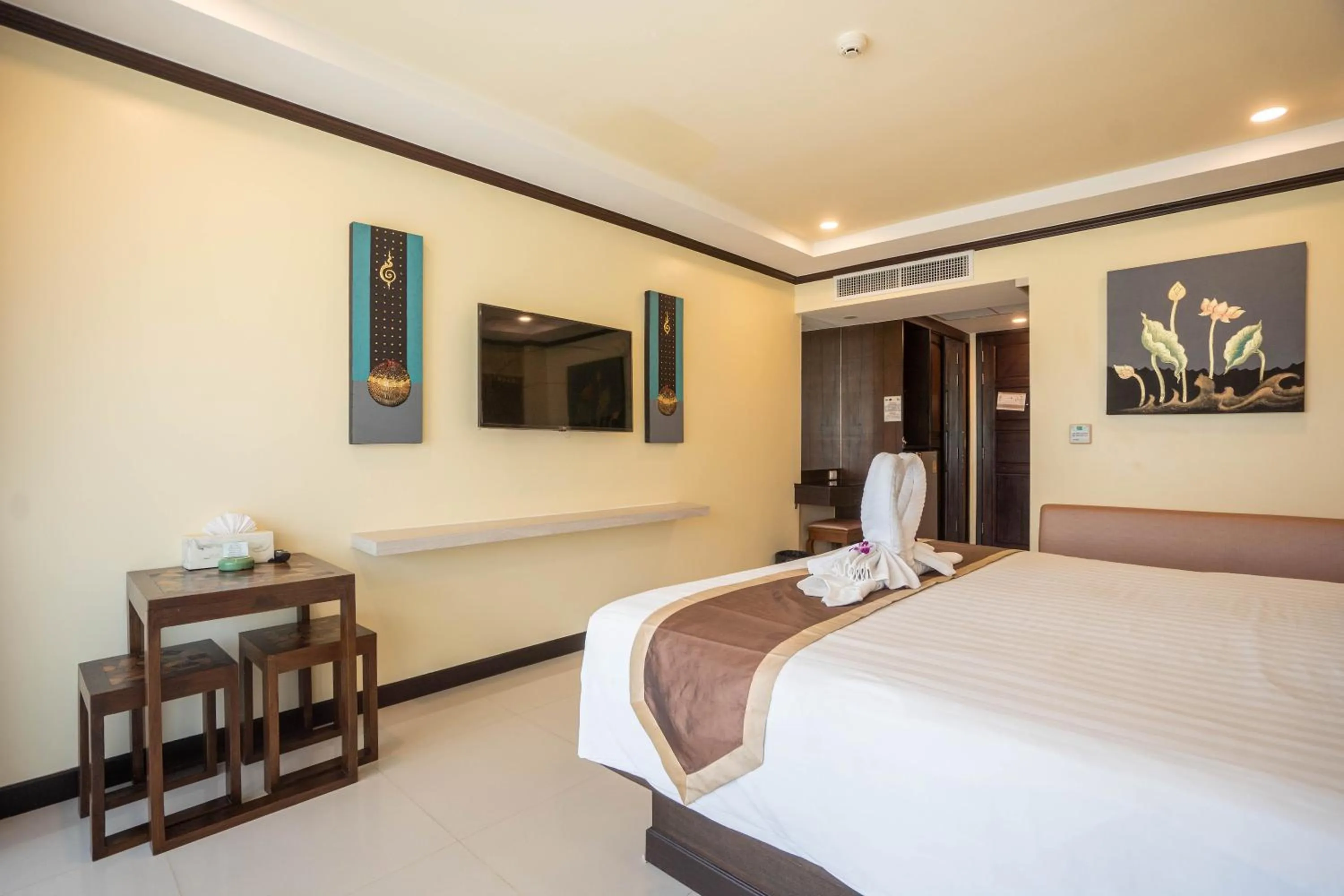 Photo of the whole room, Bed in Baan Sailom Hotel Phuket - Sha Extra Plus