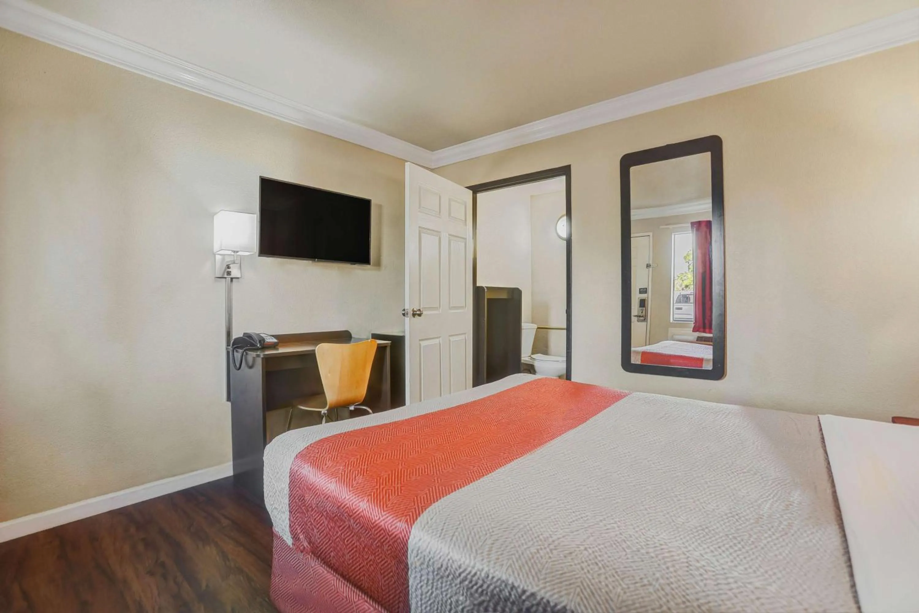 Photo of the whole room, Bed in Motel 6-Fresno, CA - Belmont Ave