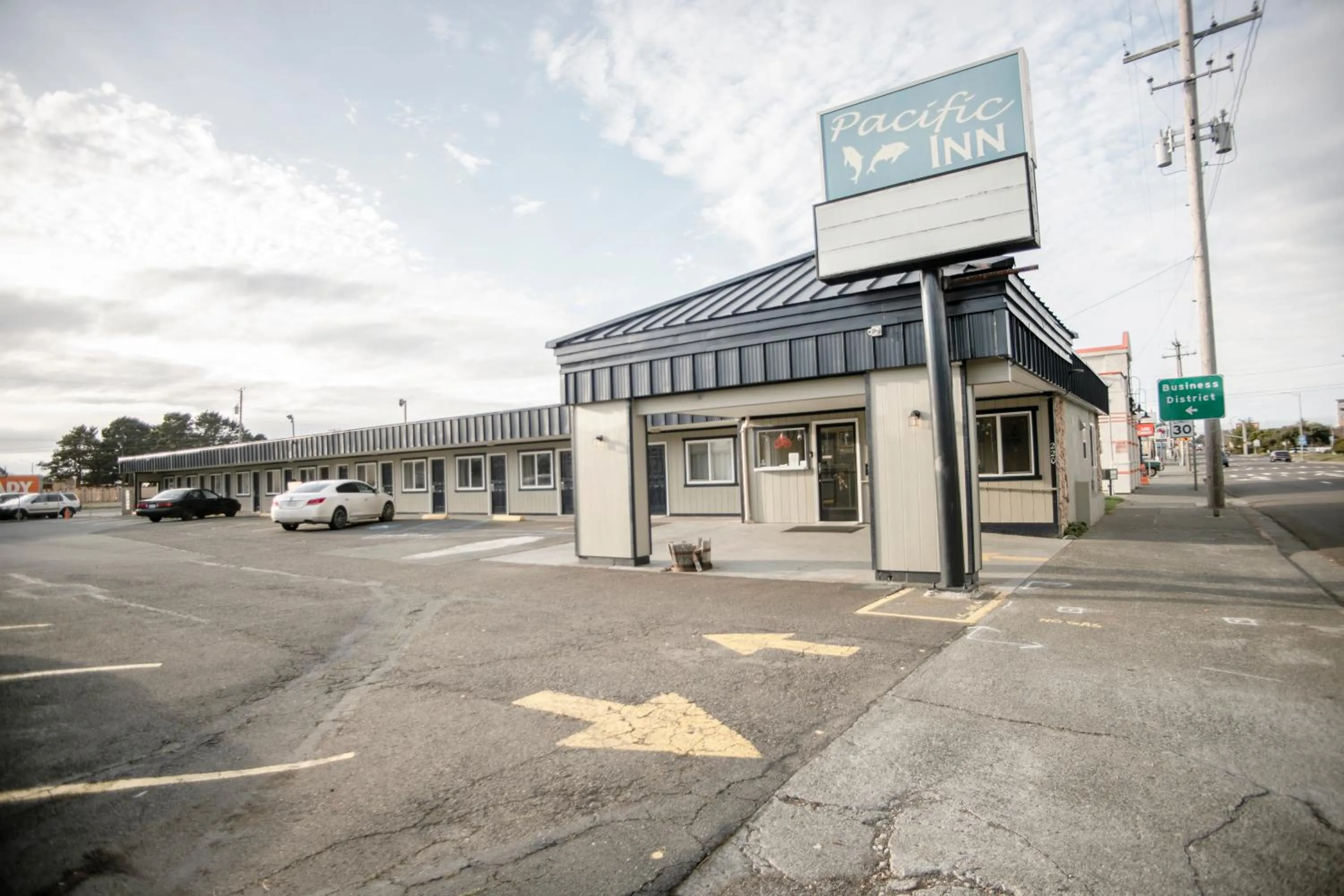 Property building in Pacific Inn