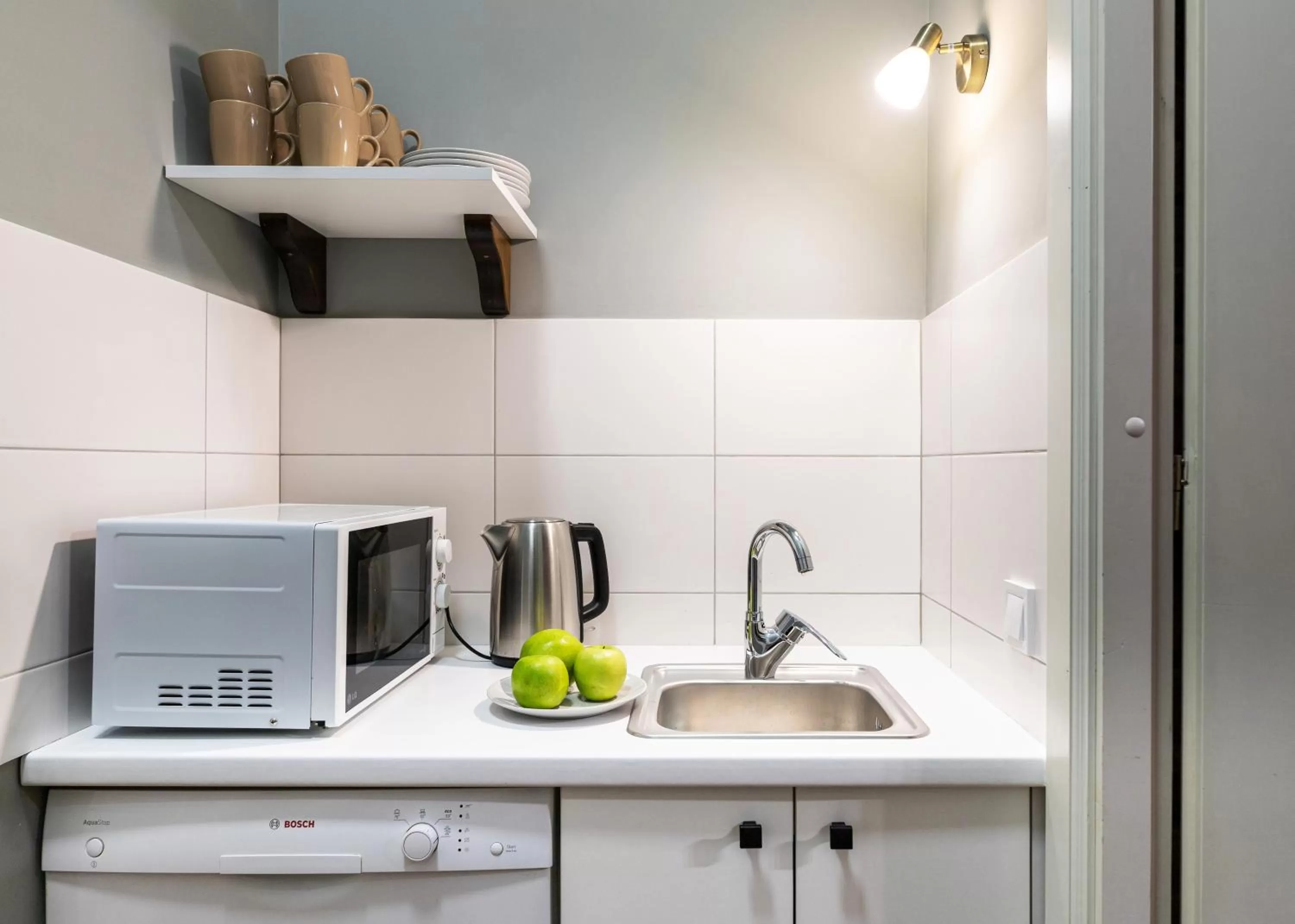 Communal kitchen, Kitchen/Kitchenette in Post House Rooms