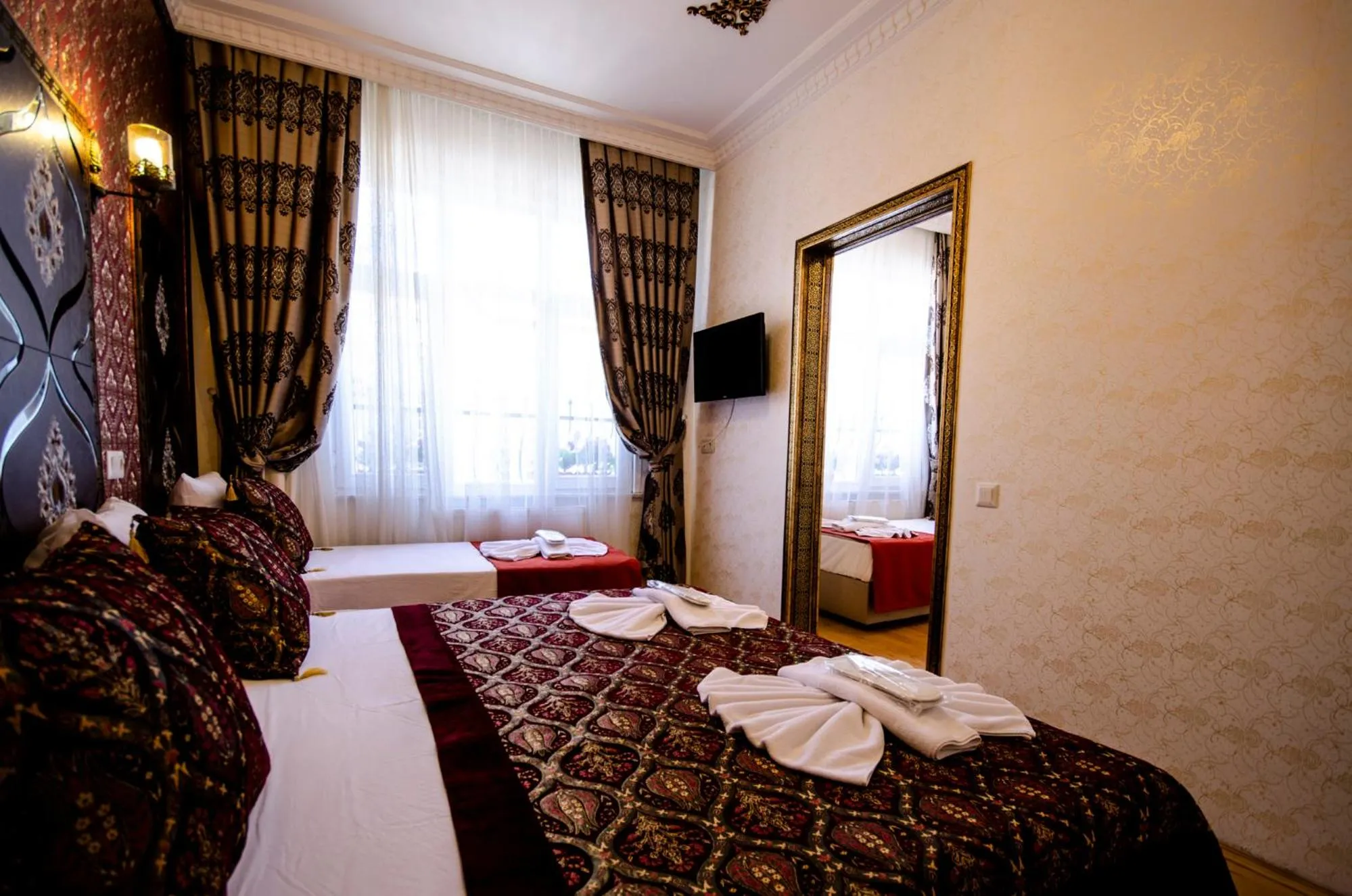 Bed in Paris Garden Hotel Istanbul