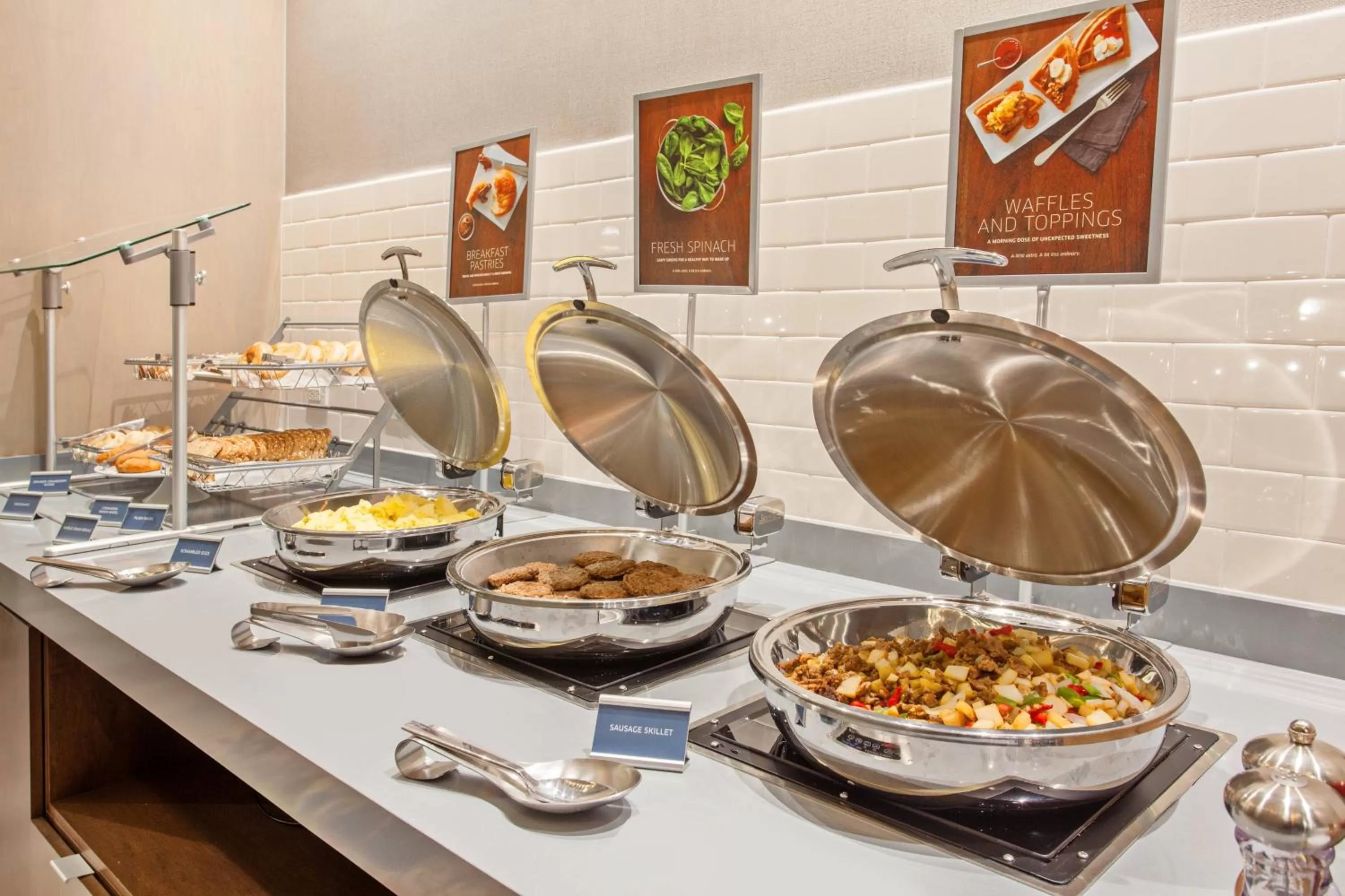 Breakfast in SpringHill Suites by Marriott Huntington Beach Orange County