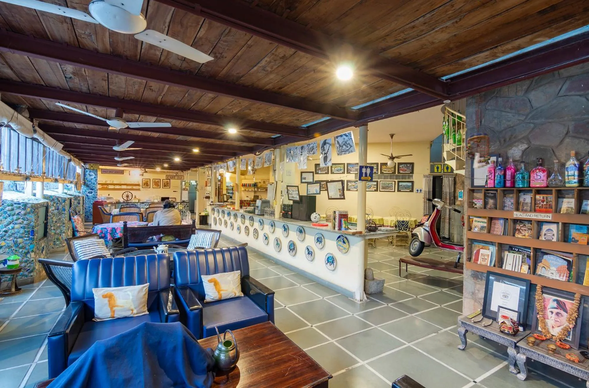 Restaurant/places to eat in Jaipur Inn